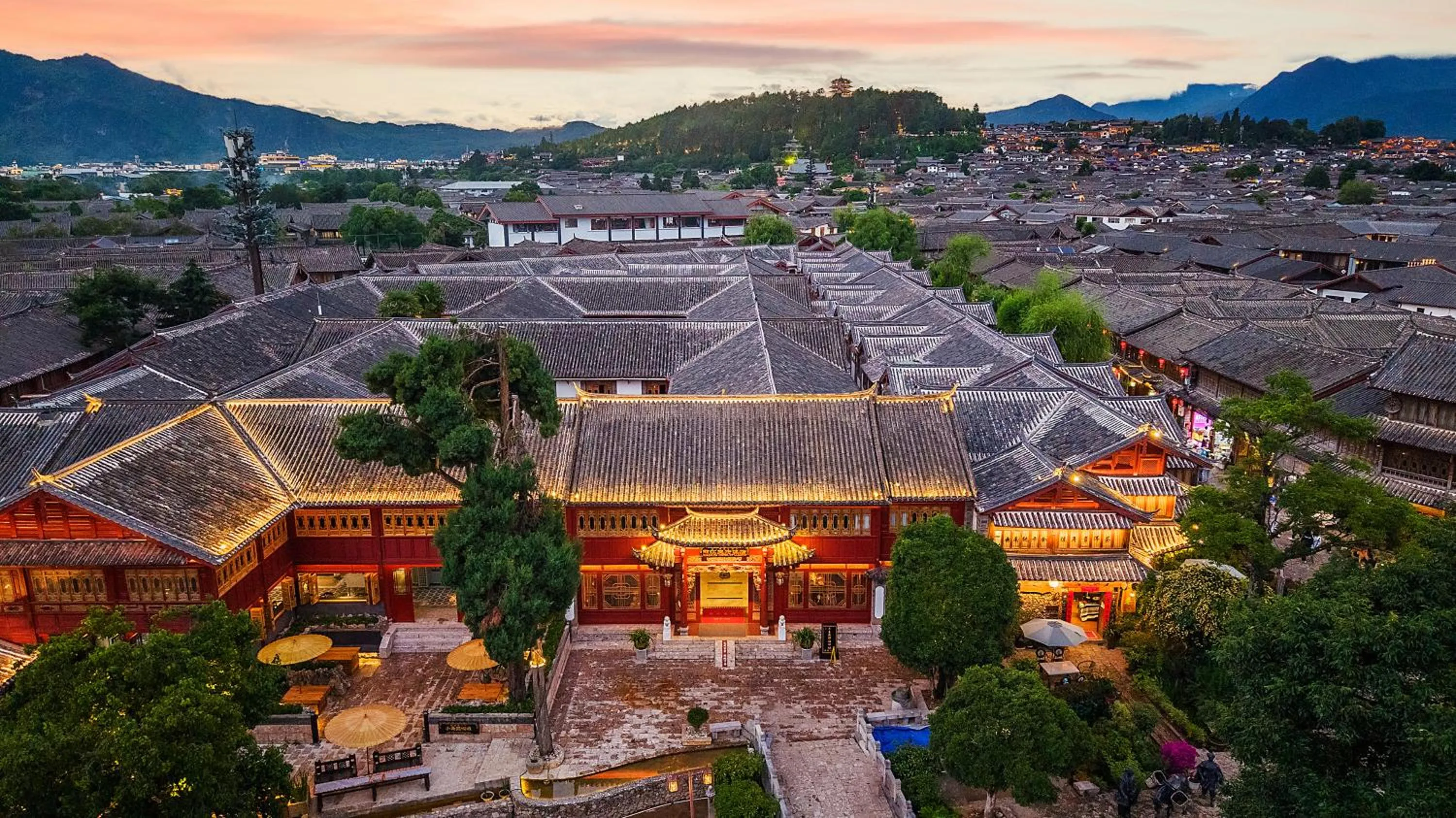 Lijiang Wangfu Hotel