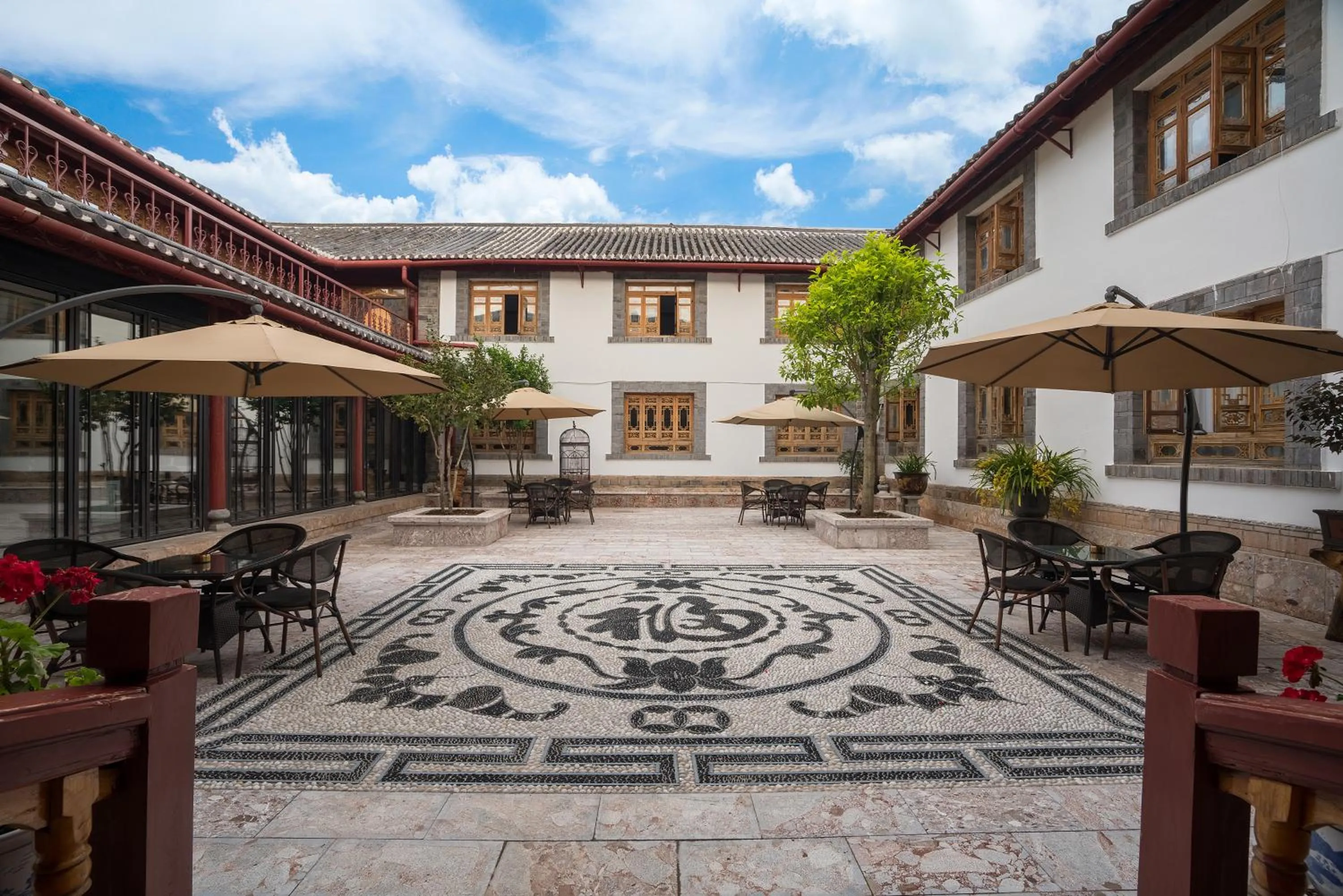 Lijiang Wangfu Hotel