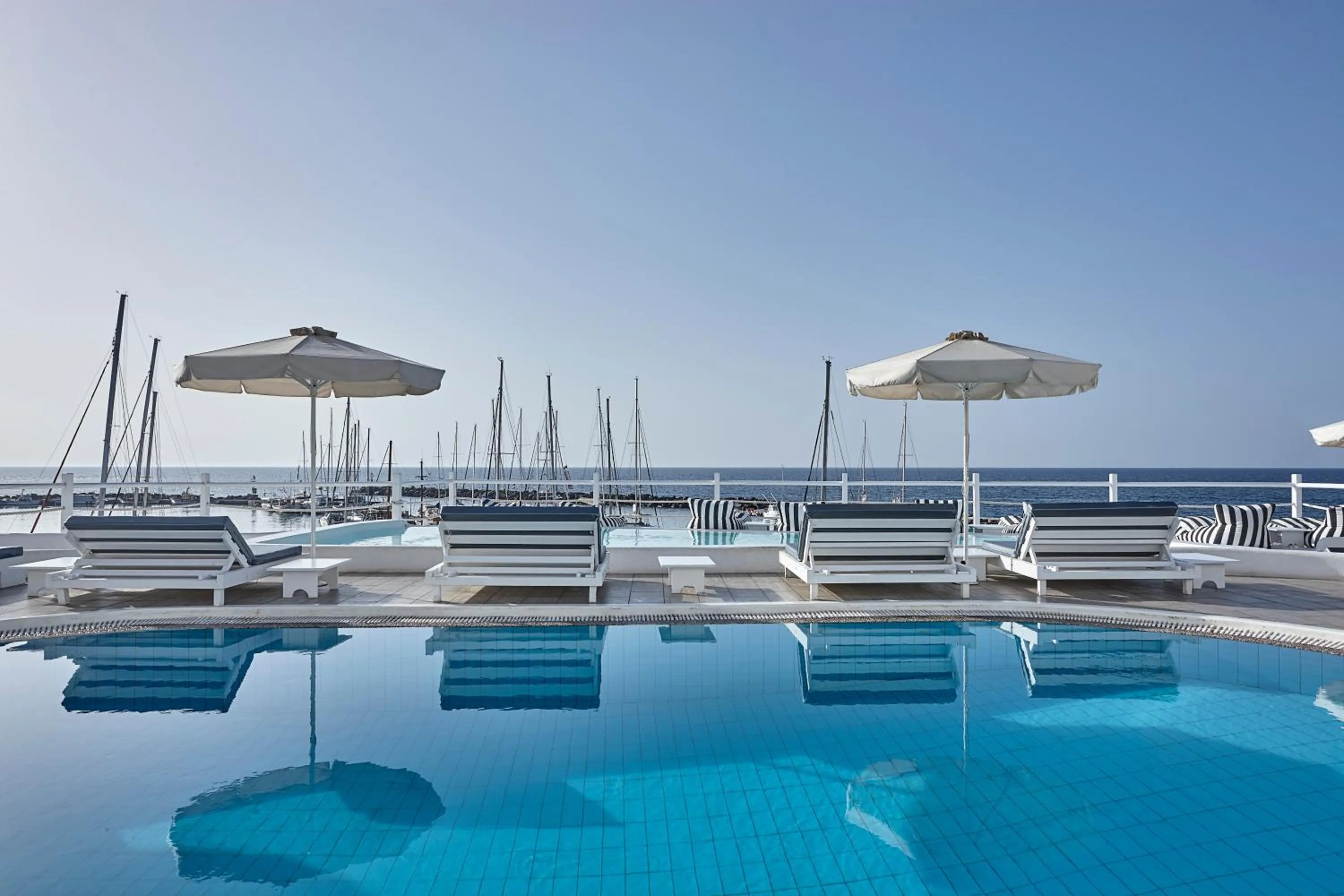 Swimming pool in Notos Therme and Spa