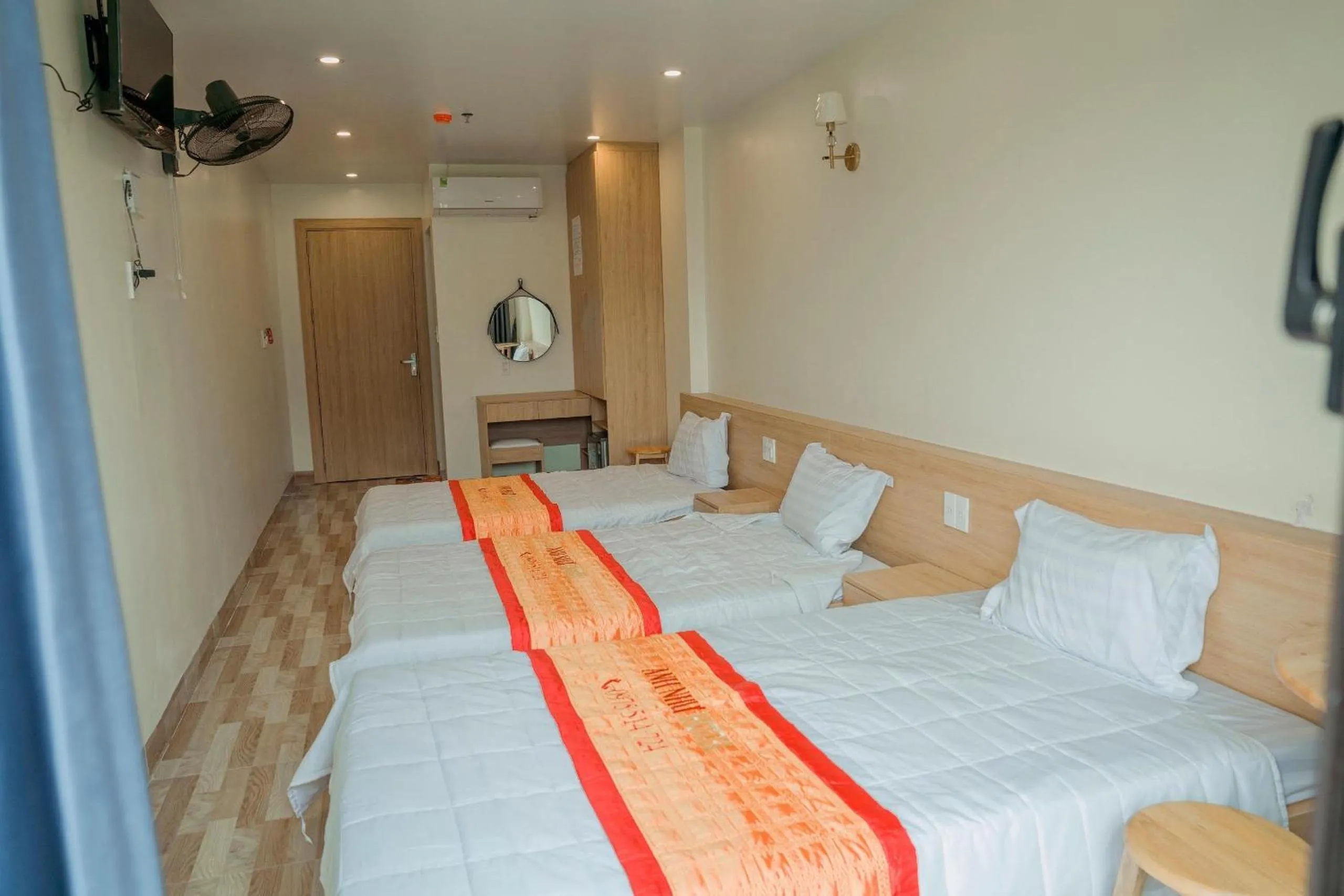 Bed in Sea Balcony Hotel