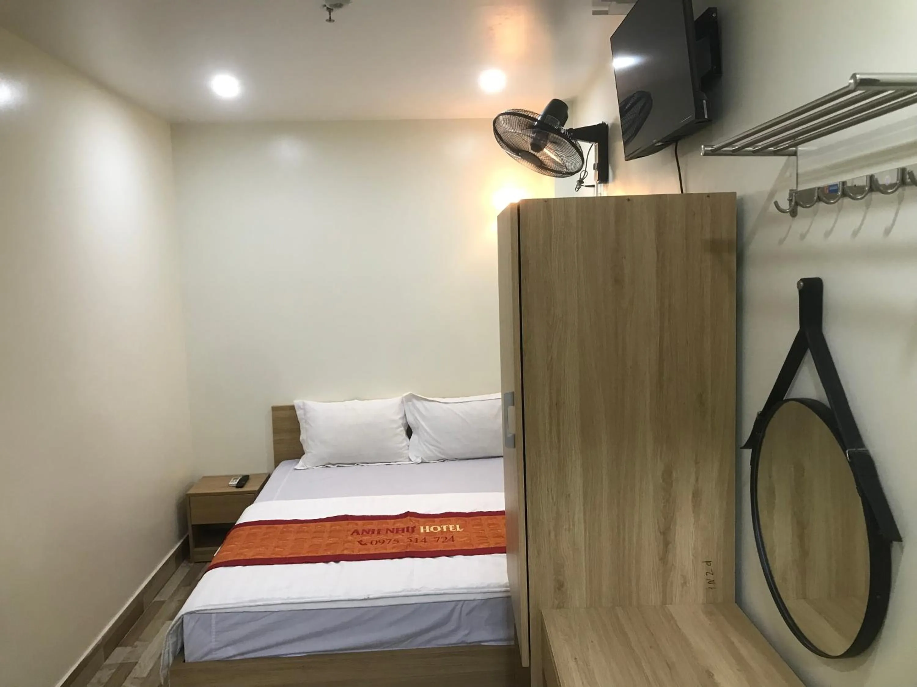 Bedroom, Bed in Sea Balcony Hotel