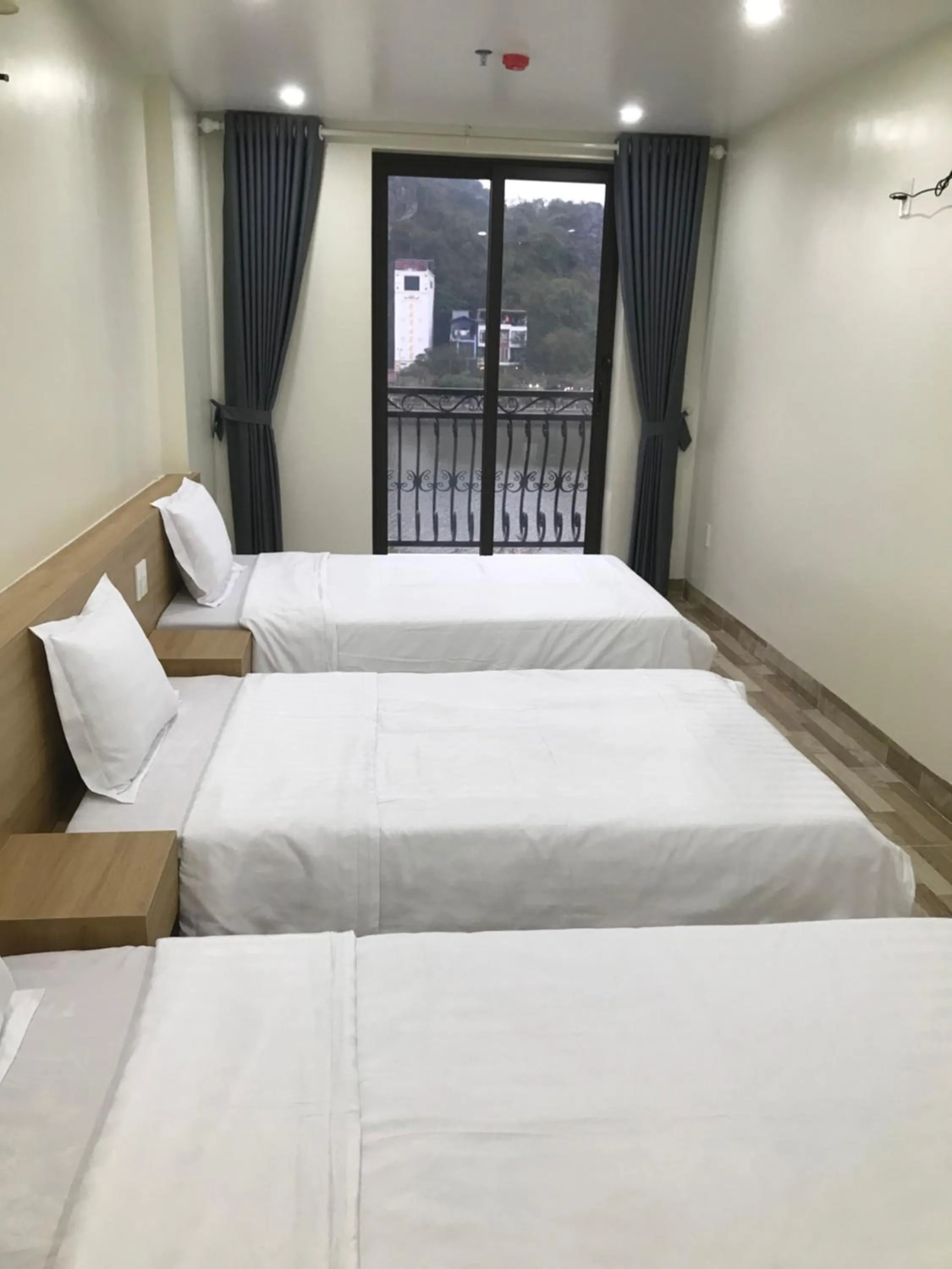 Bedroom, Bed in Sea Balcony Hotel