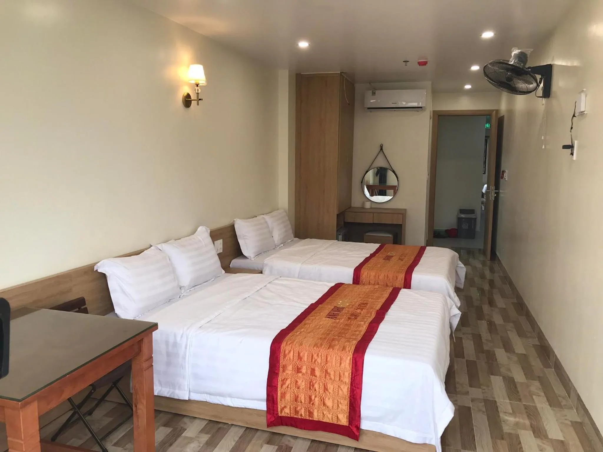 Bedroom, Bed in Sea Balcony Hotel