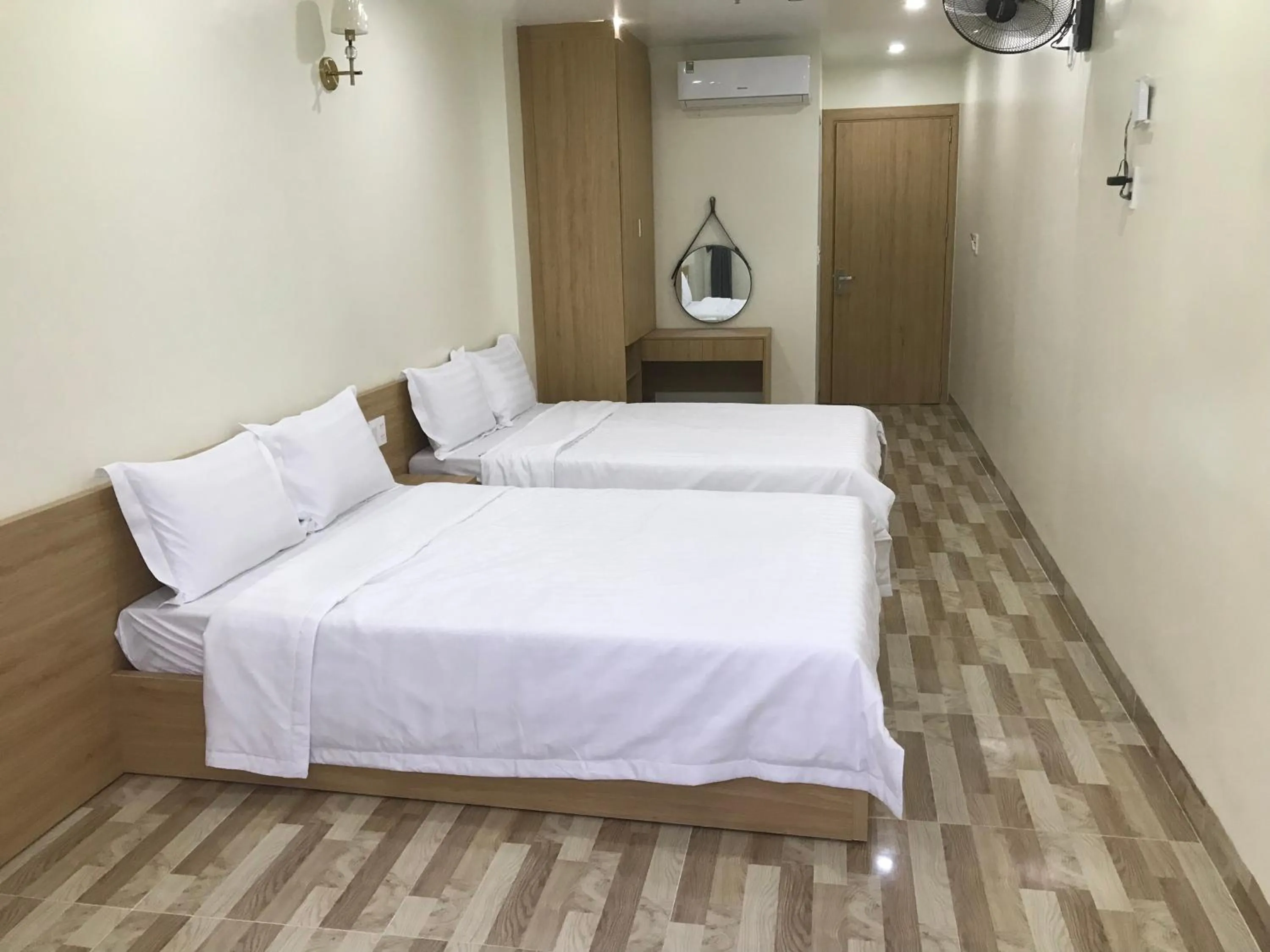 Bedroom, Bed in Sea Balcony Hotel