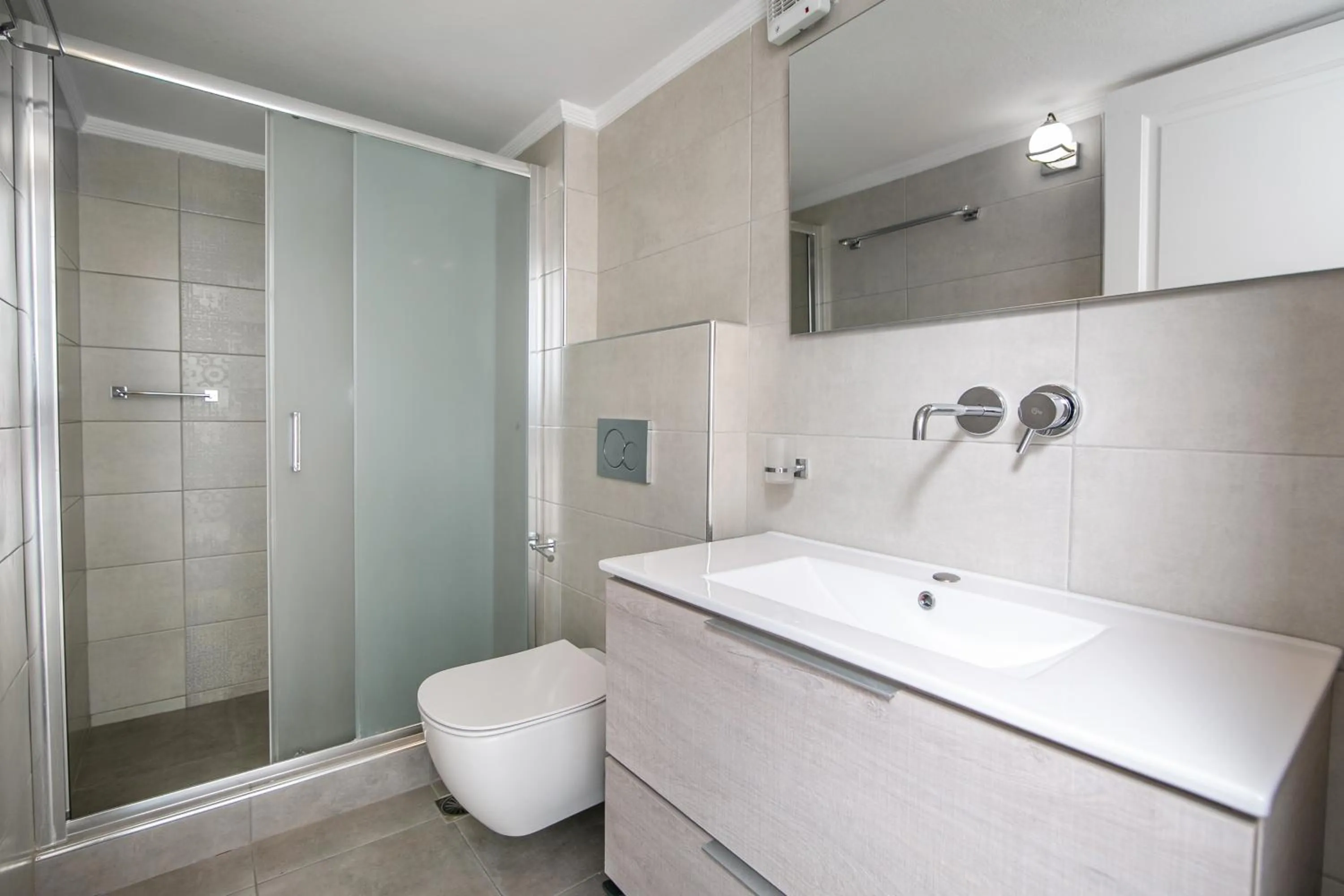 Bathroom in Abelonas Retreat