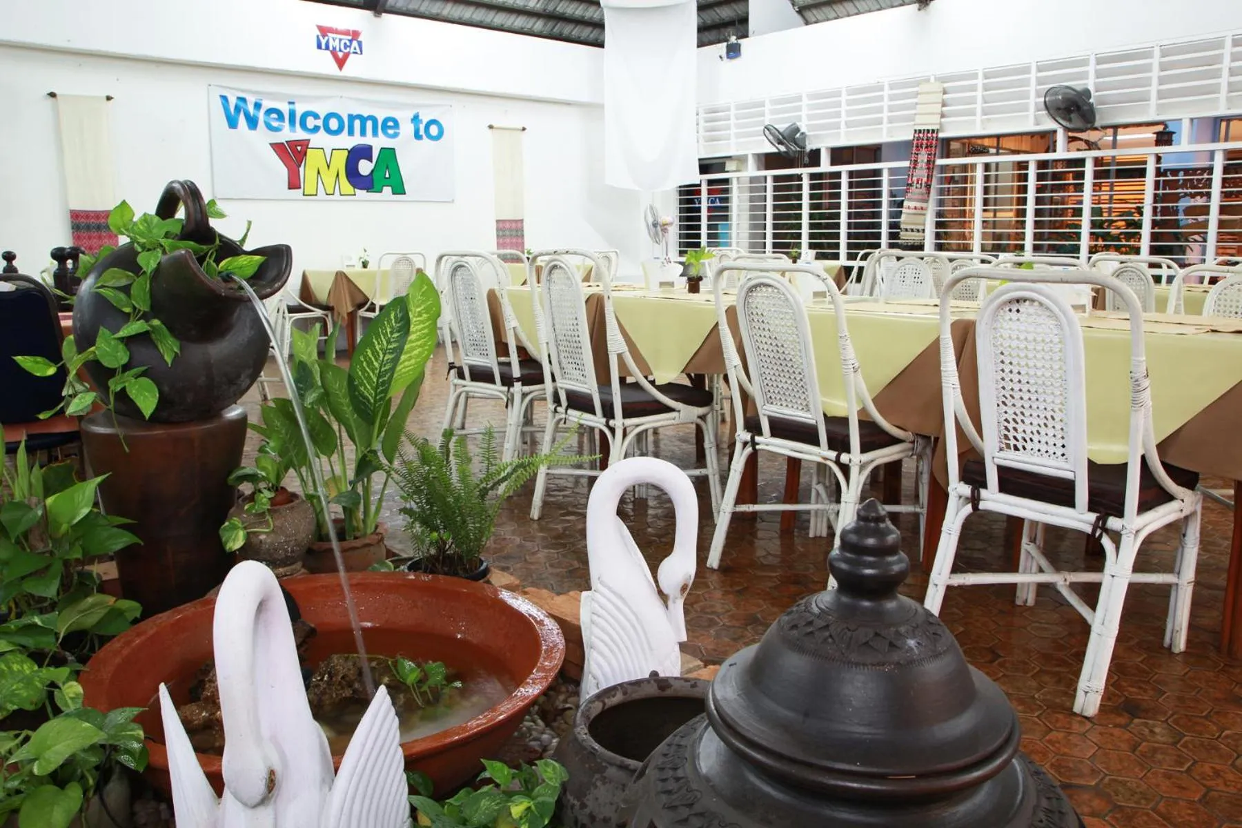 Restaurant/places to eat in The International Hotel Chiang Mai - YMCA