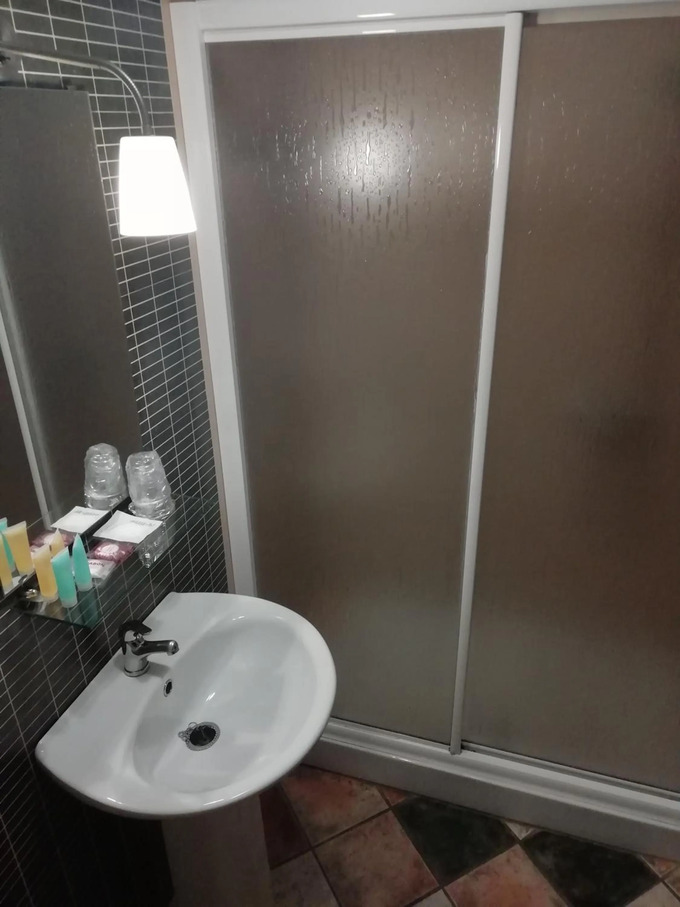 Bathroom in Hotel Montearoma