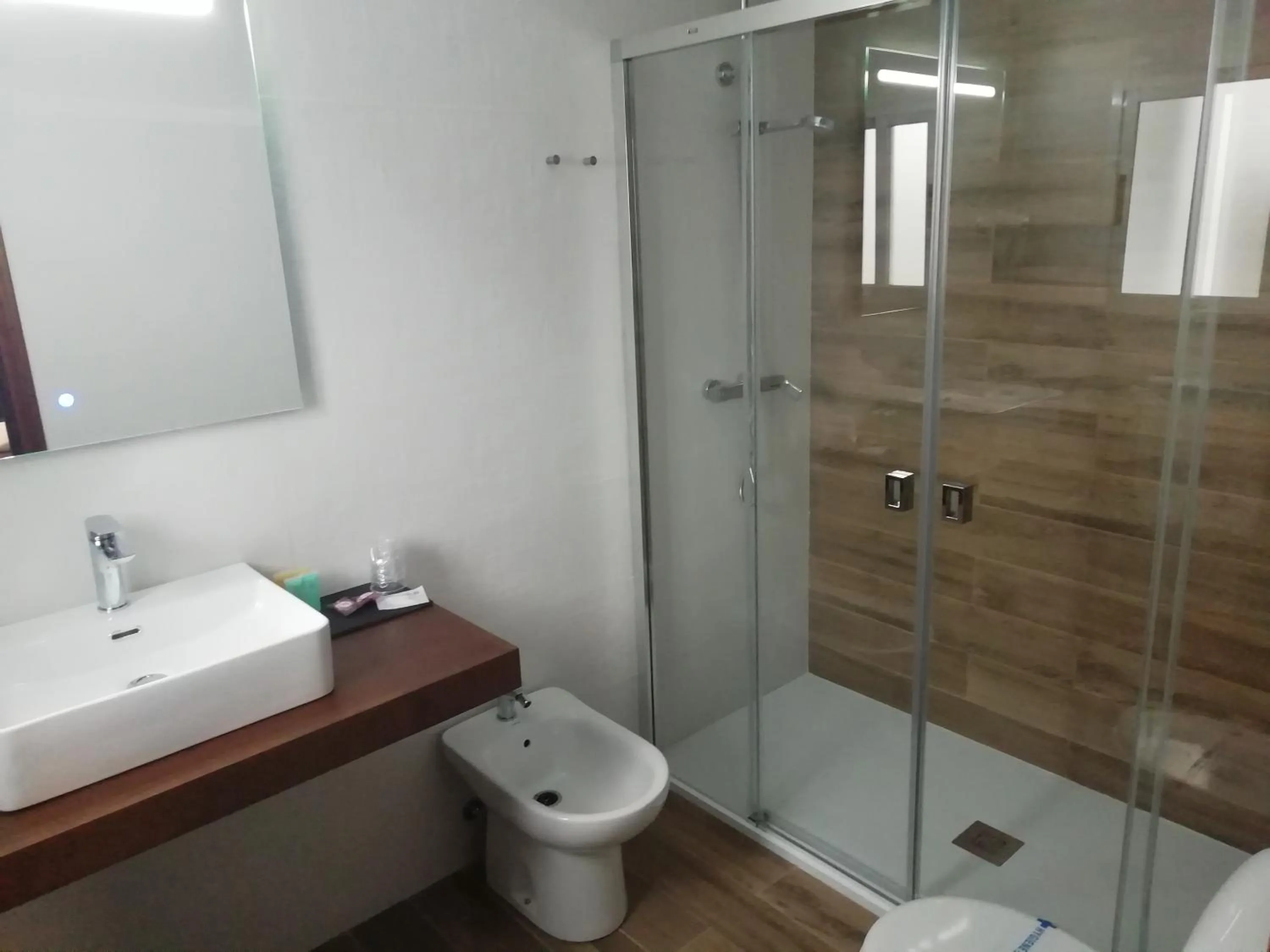 Bathroom in Hotel Montearoma