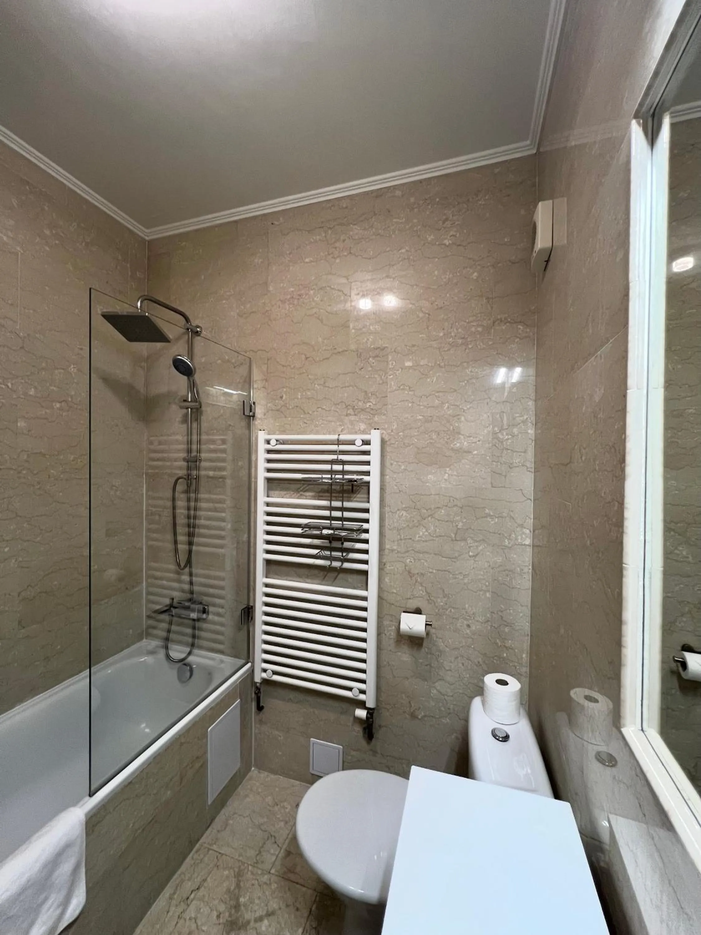 Bathroom in Hotel GEO