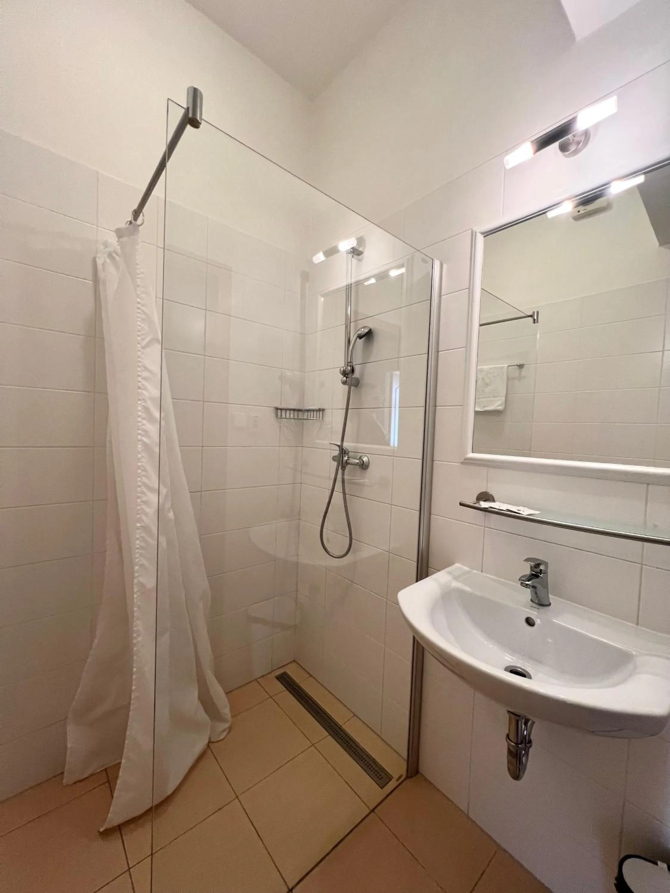 Bathroom in Hotel GEO