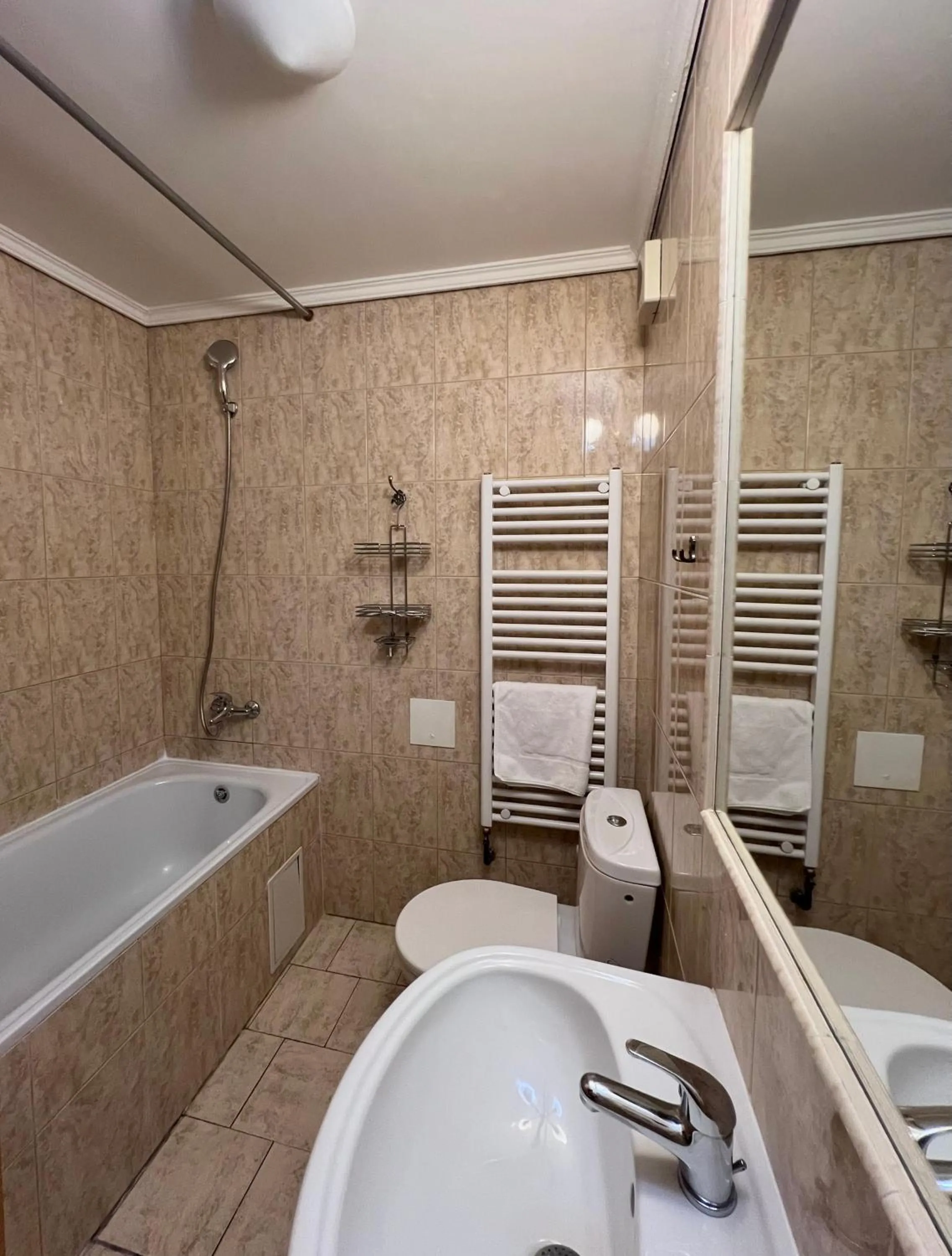 Bathroom in Hotel GEO