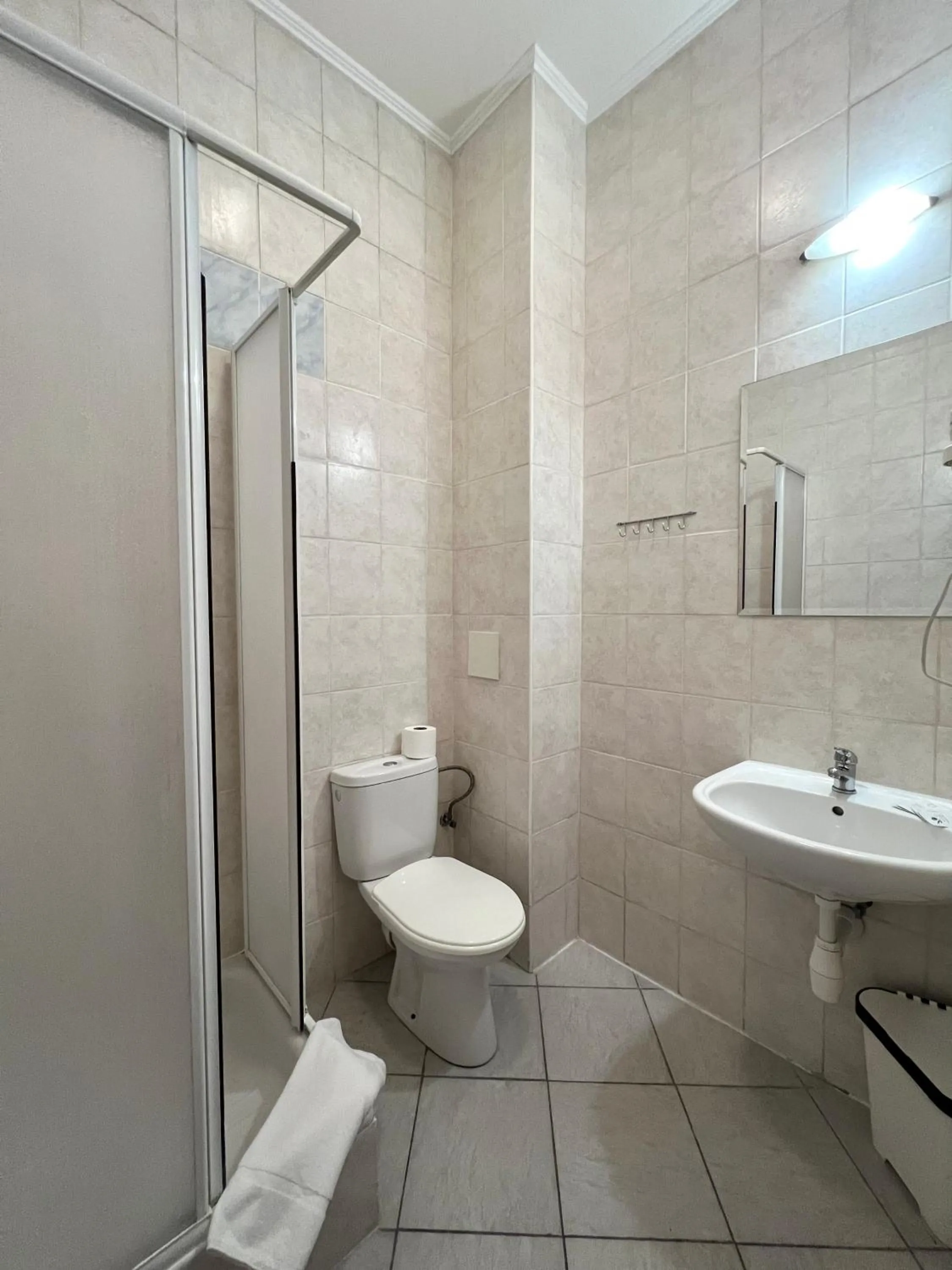 Bathroom in Hotel GEO