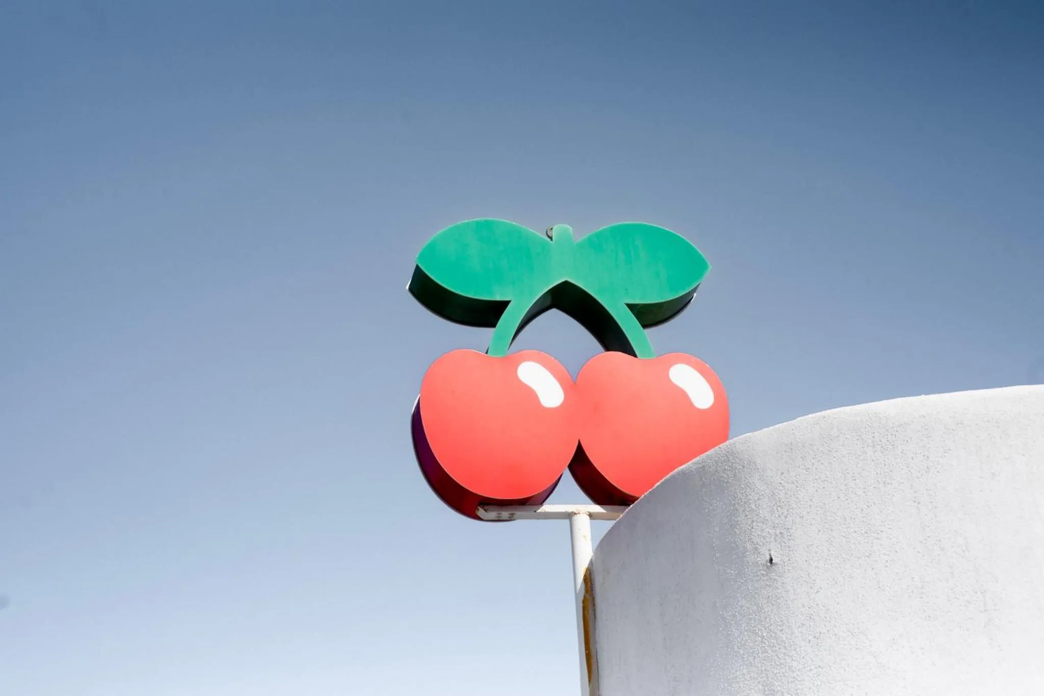 Logo/Certificate/Sign in Pacha Hotel