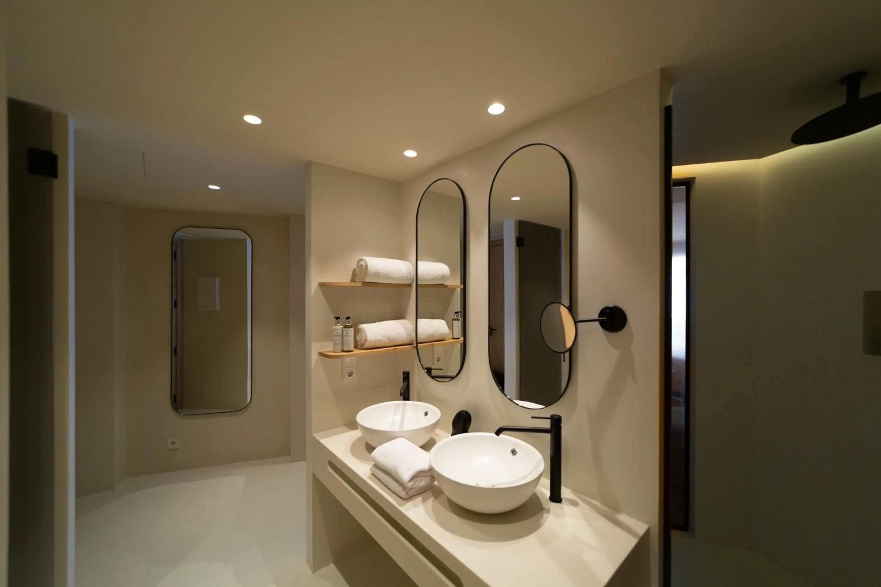 Shower in Pacha Hotel