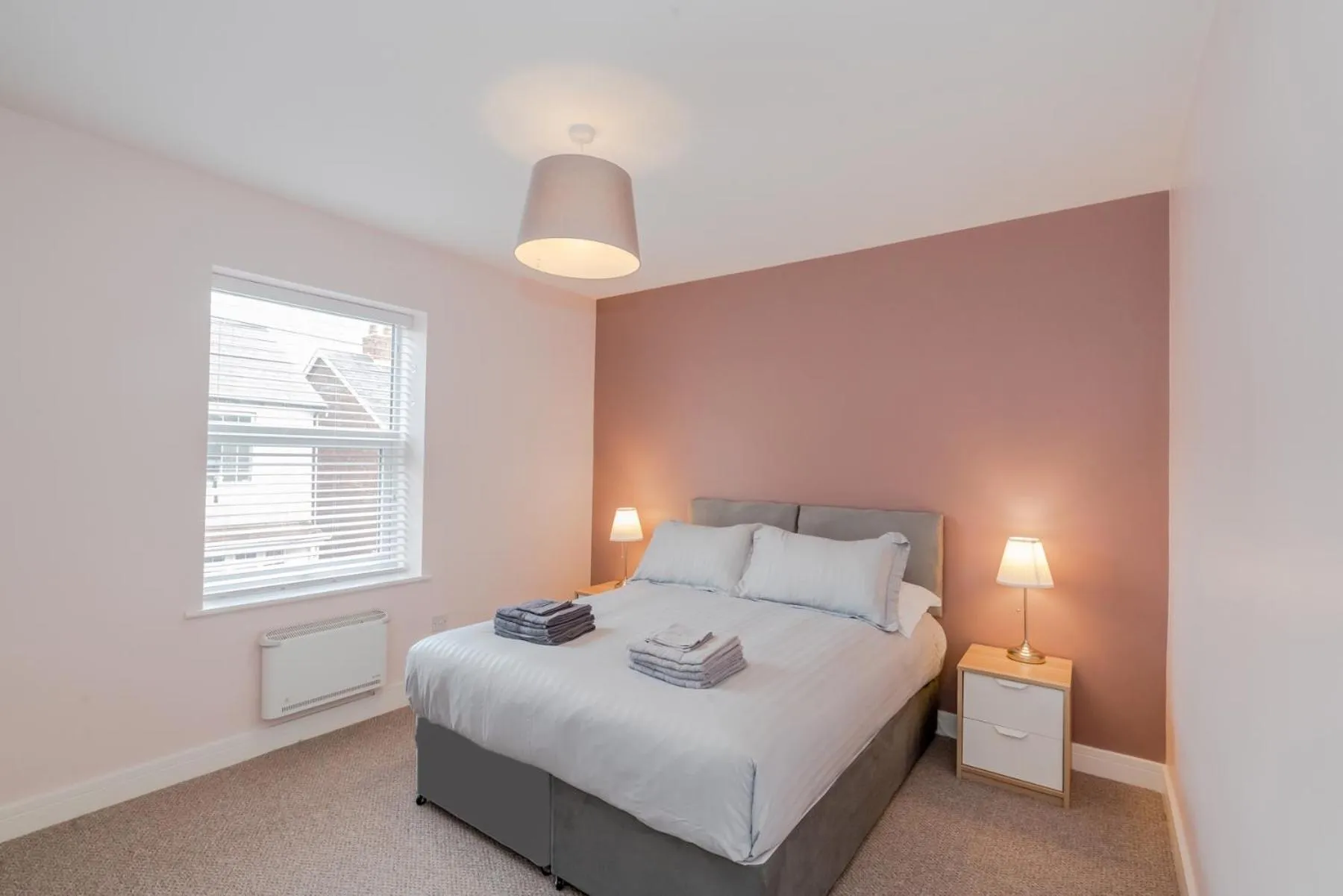 Bedroom, Bed in Cannock Hotel Apartments