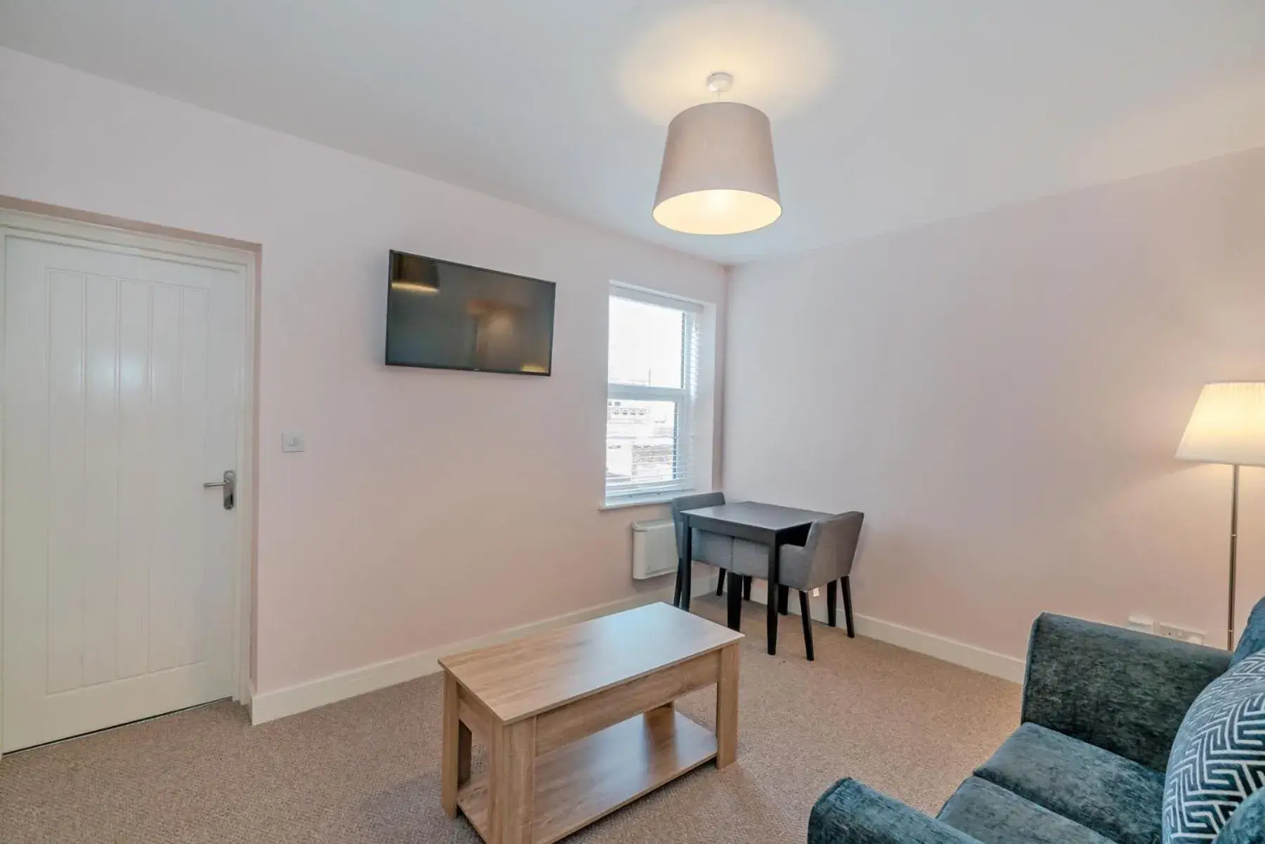 Apartment - Ground Floor in Cannock Hotel Apartments Apartment - Ground Floor in Cannock Hotel Apartments