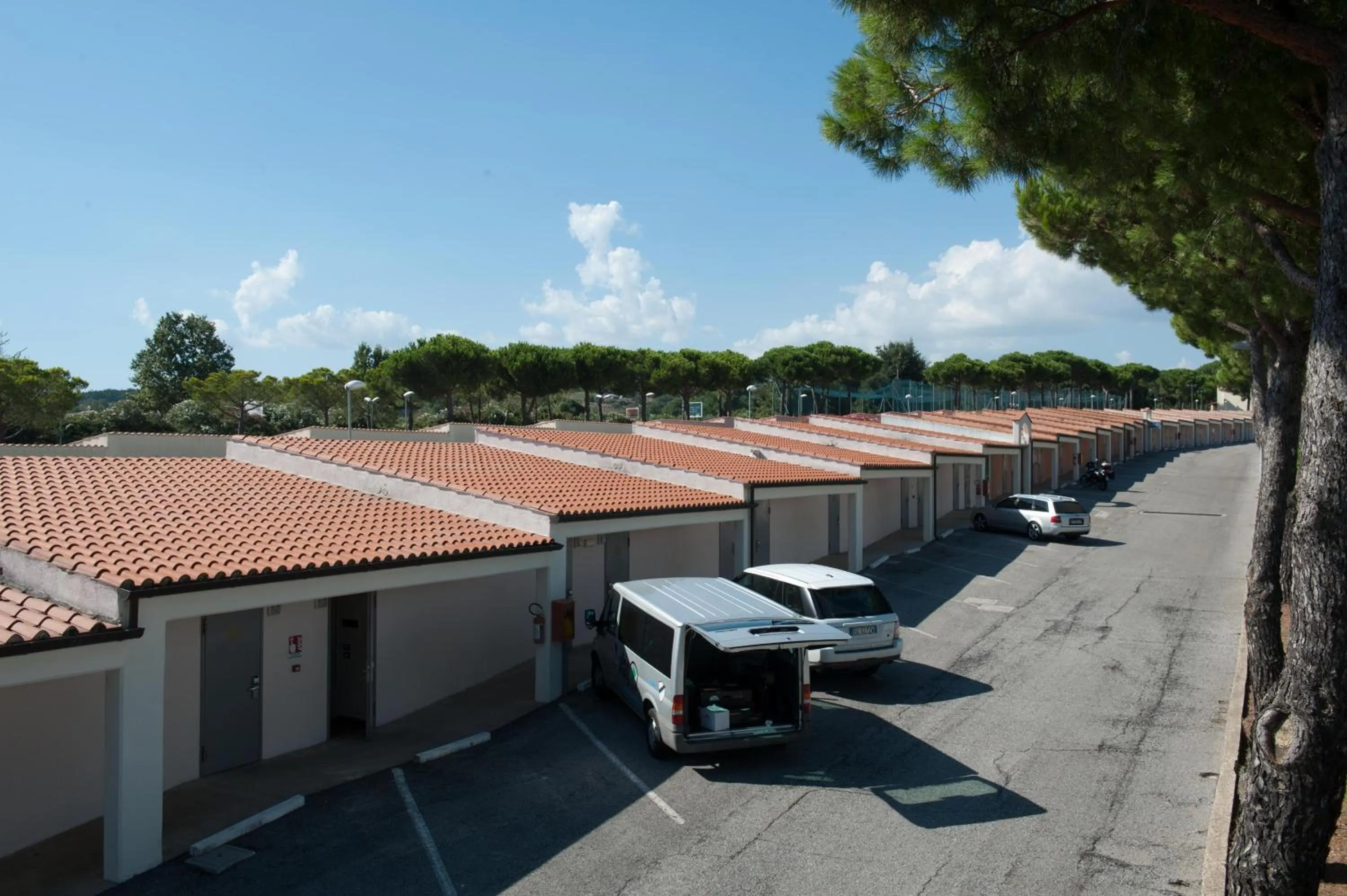 Facade/entrance in AutoHotel
