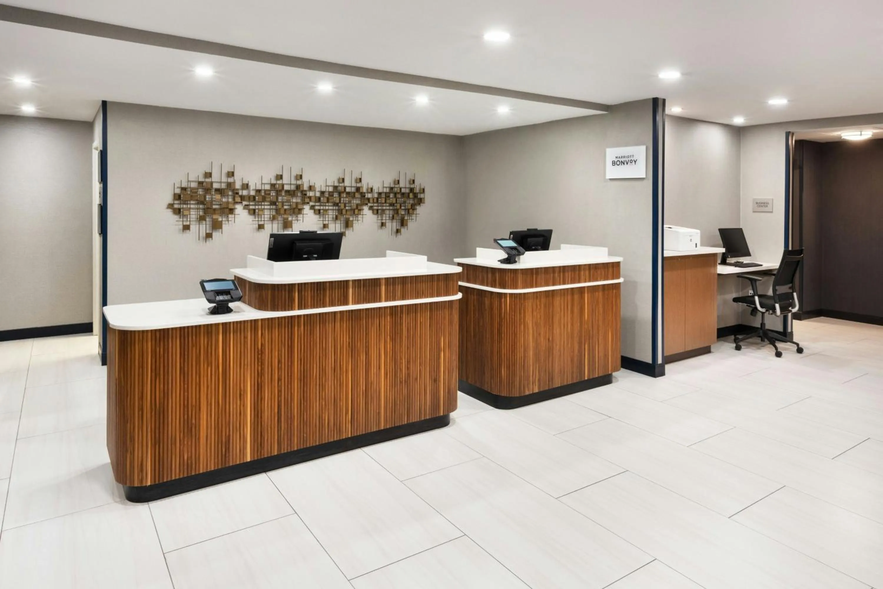 Lobby or reception in Courtyard Mobile