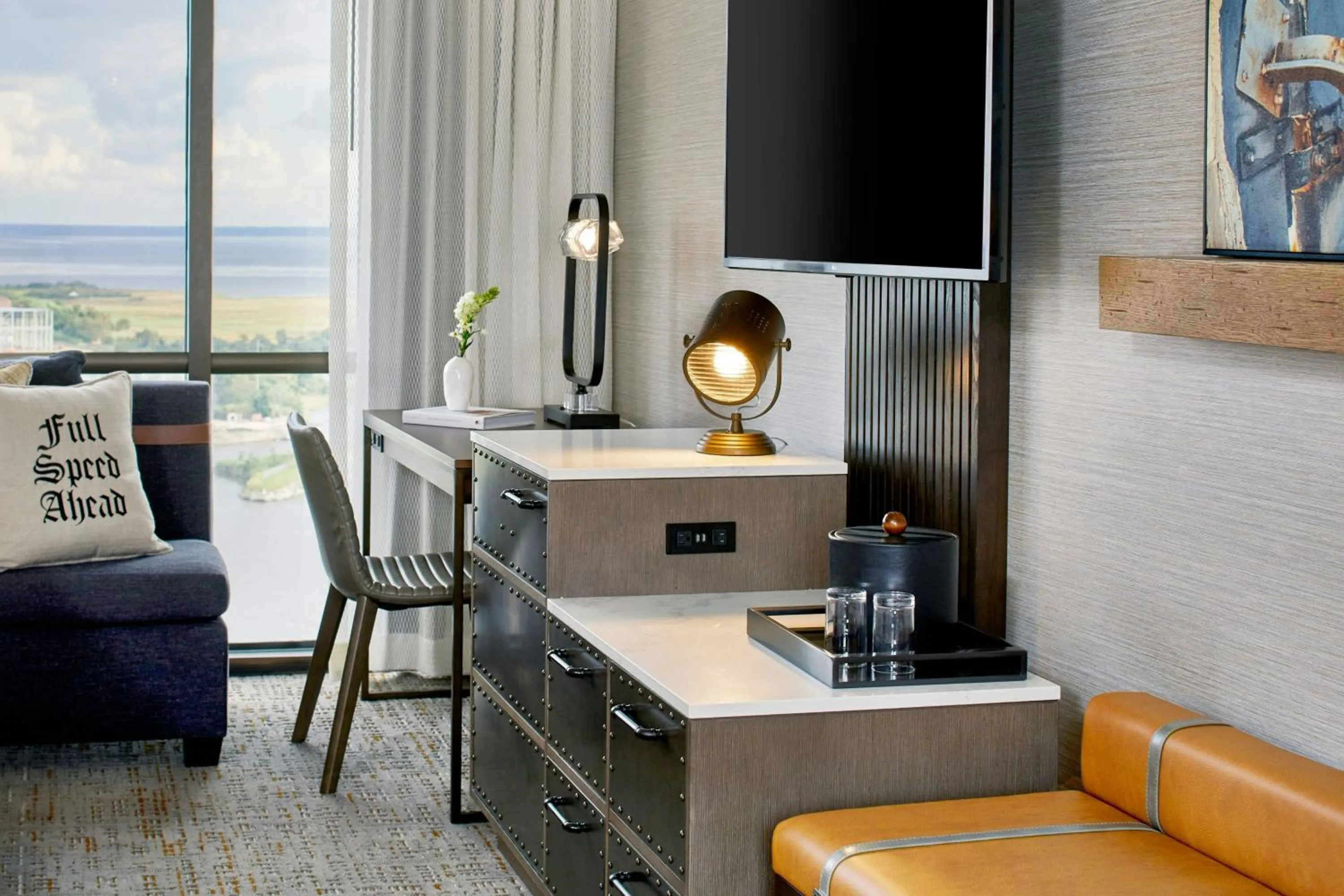 Photo of the whole room in Renaissance Mobile Riverview Plaza Hotel