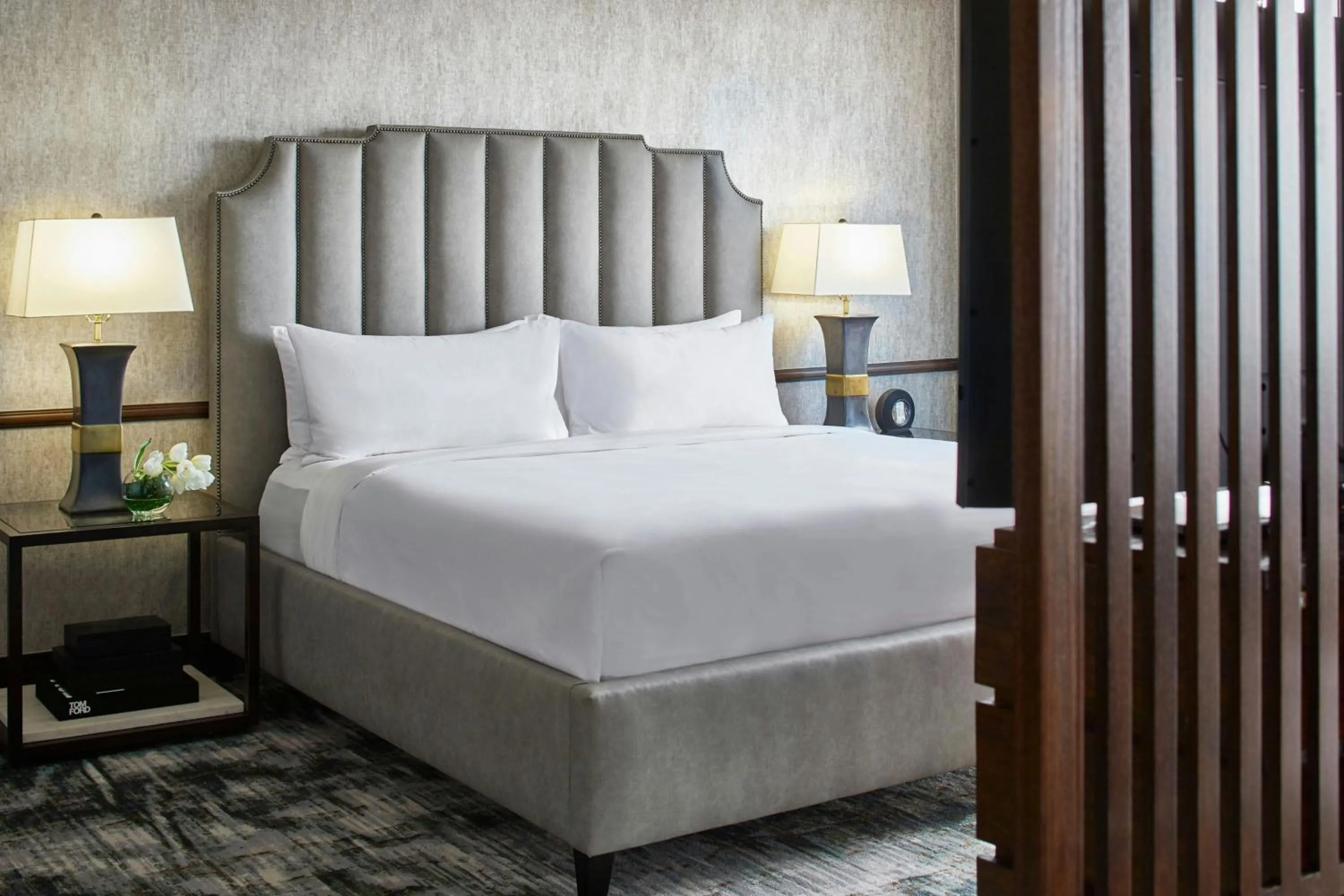 Bedroom, Bed in Renaissance Mobile Riverview Plaza Hotel