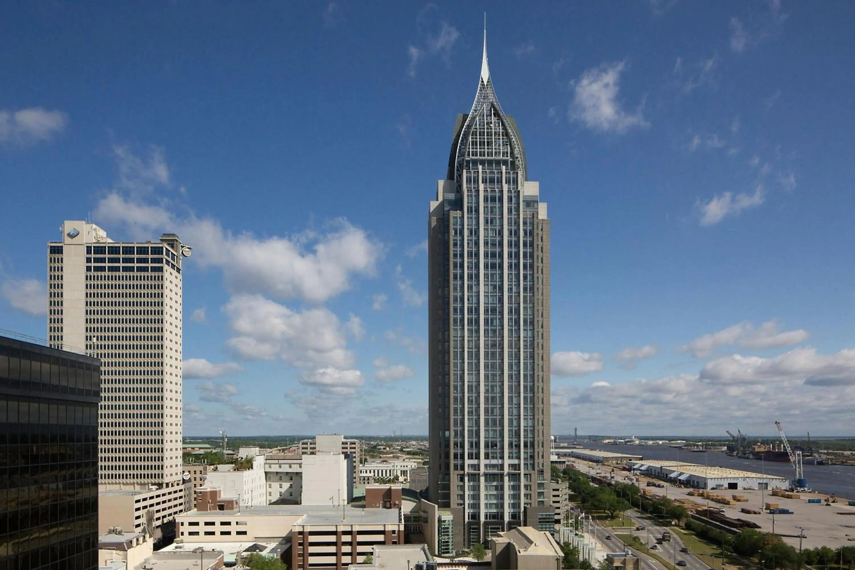 Photo of the whole room in Renaissance Mobile Riverview Plaza Hotel