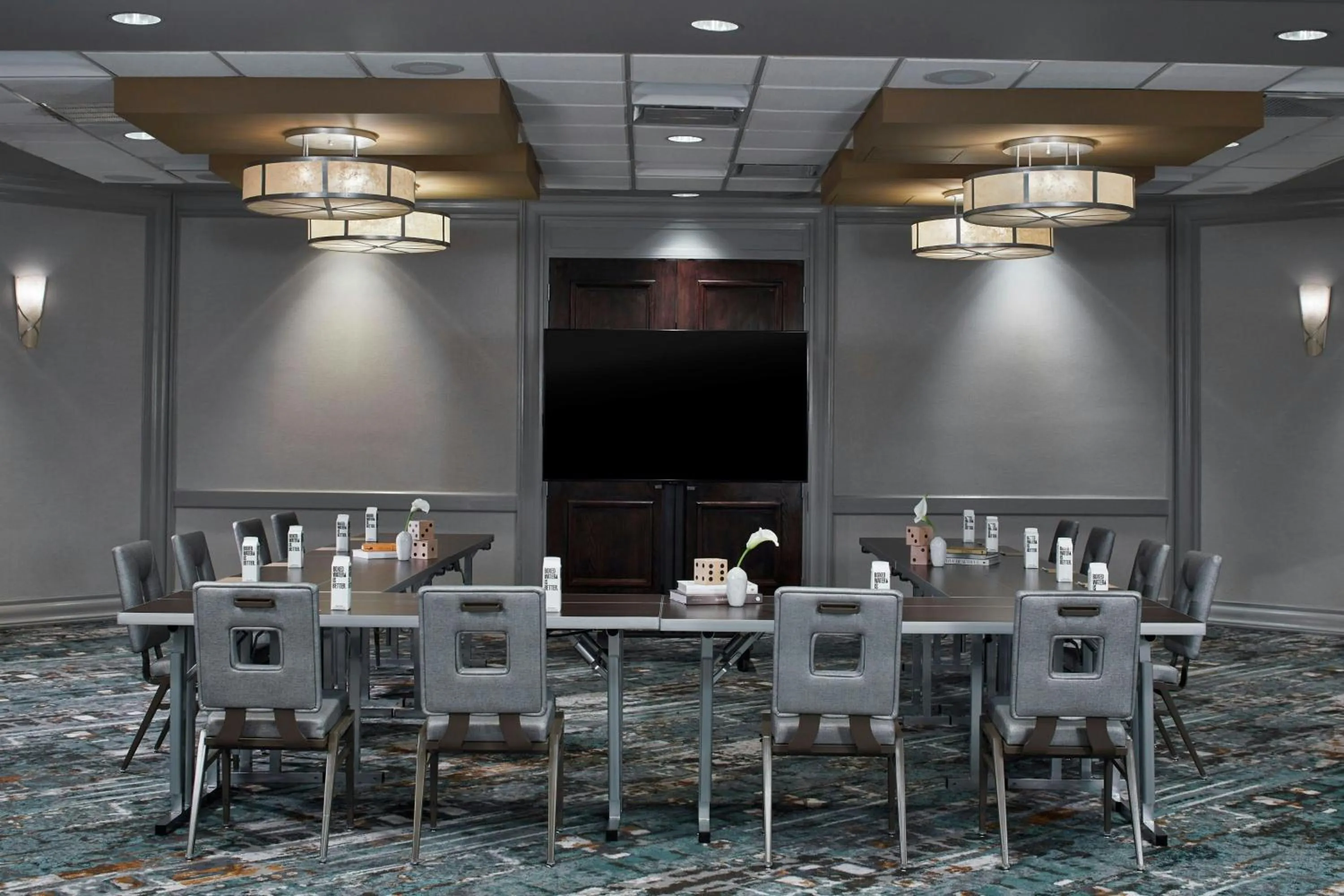 Meeting/conference room in Renaissance Mobile Riverview Plaza Hotel