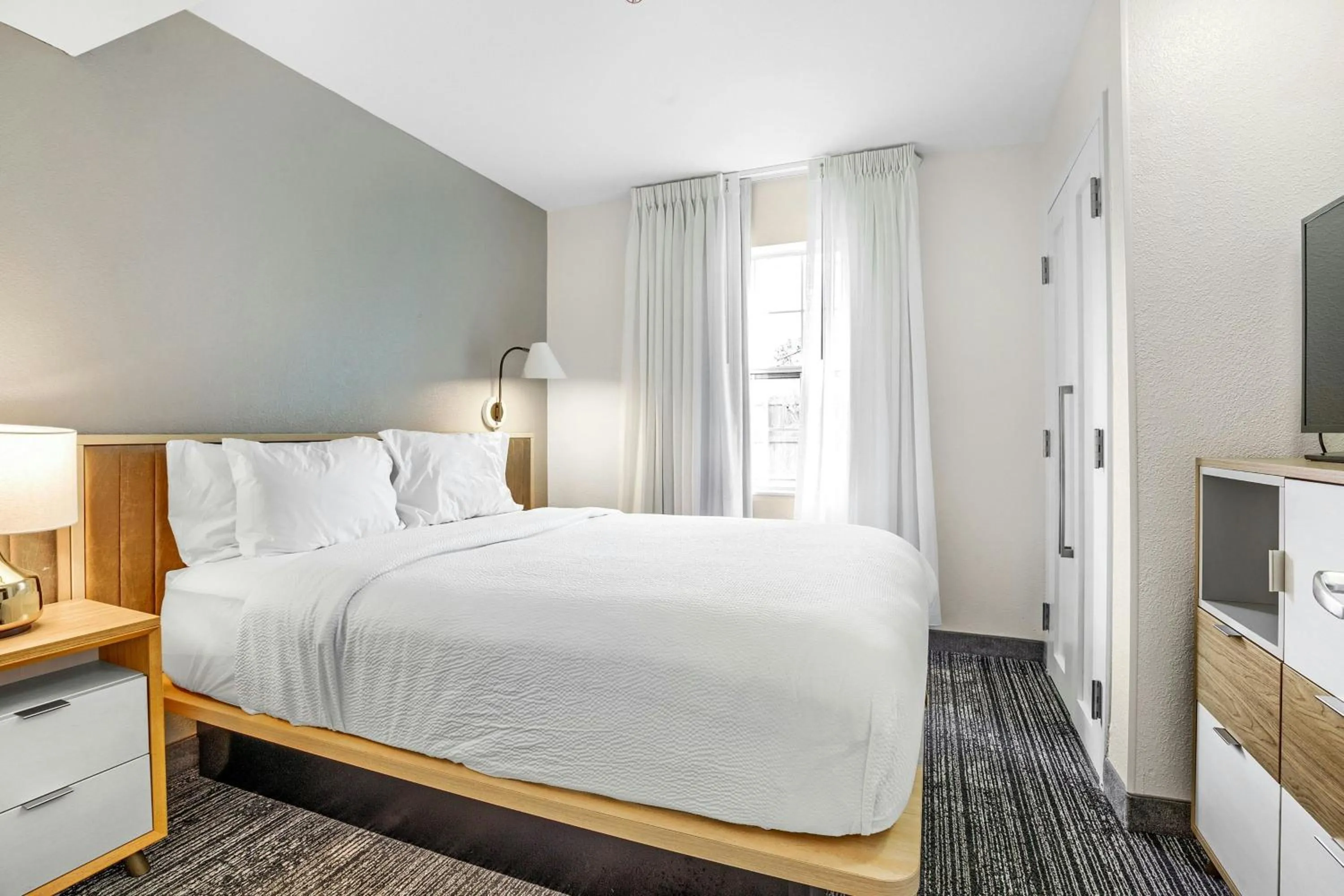 Bedroom, Bed in TownePlace Suites Mobile