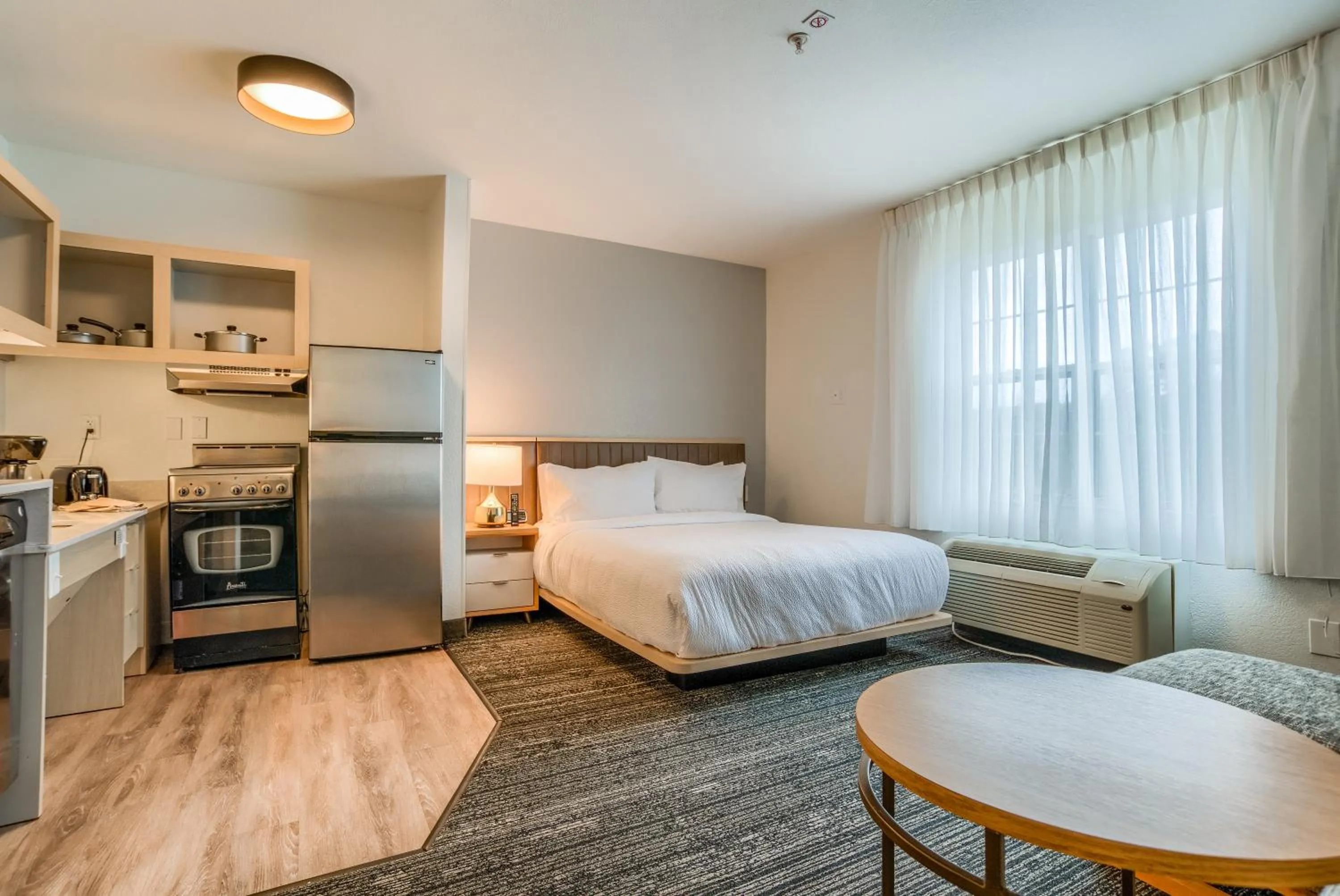 Bed in TownePlace Suites Mobile