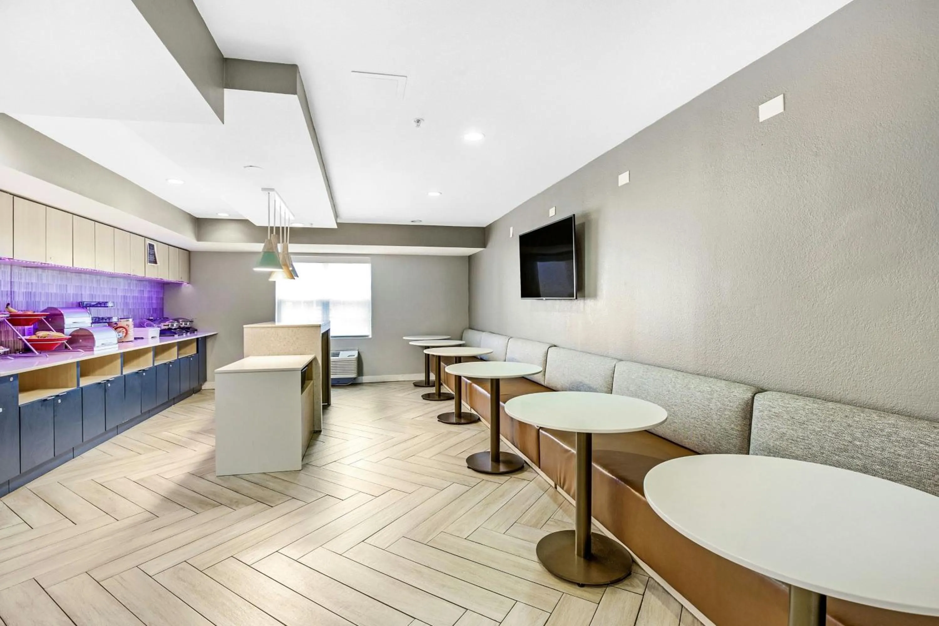 Breakfast in TownePlace Suites Mobile