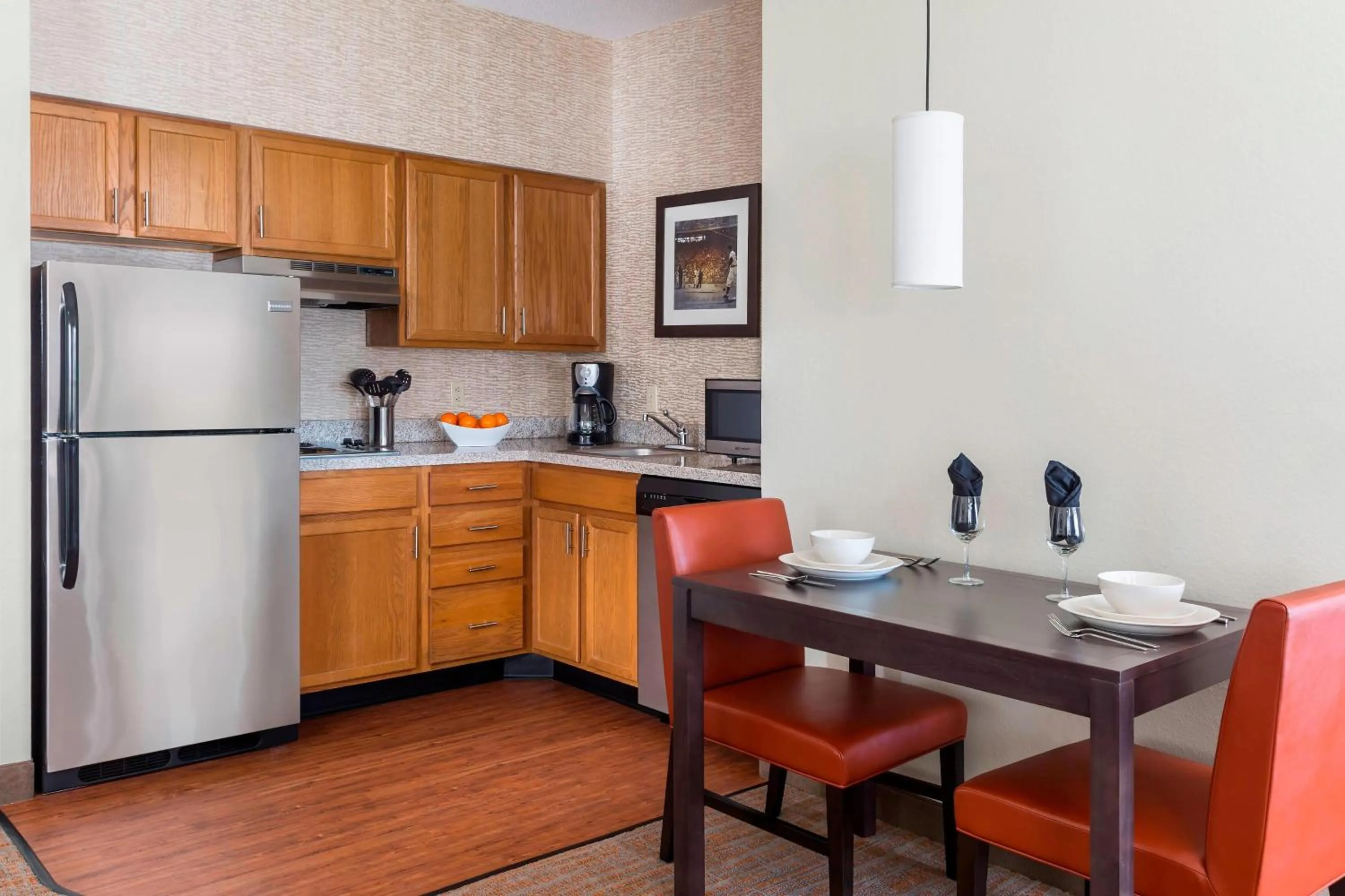 Kitchen or kitchenette in Residence Inn by Marriott Bloomington by Mall of America