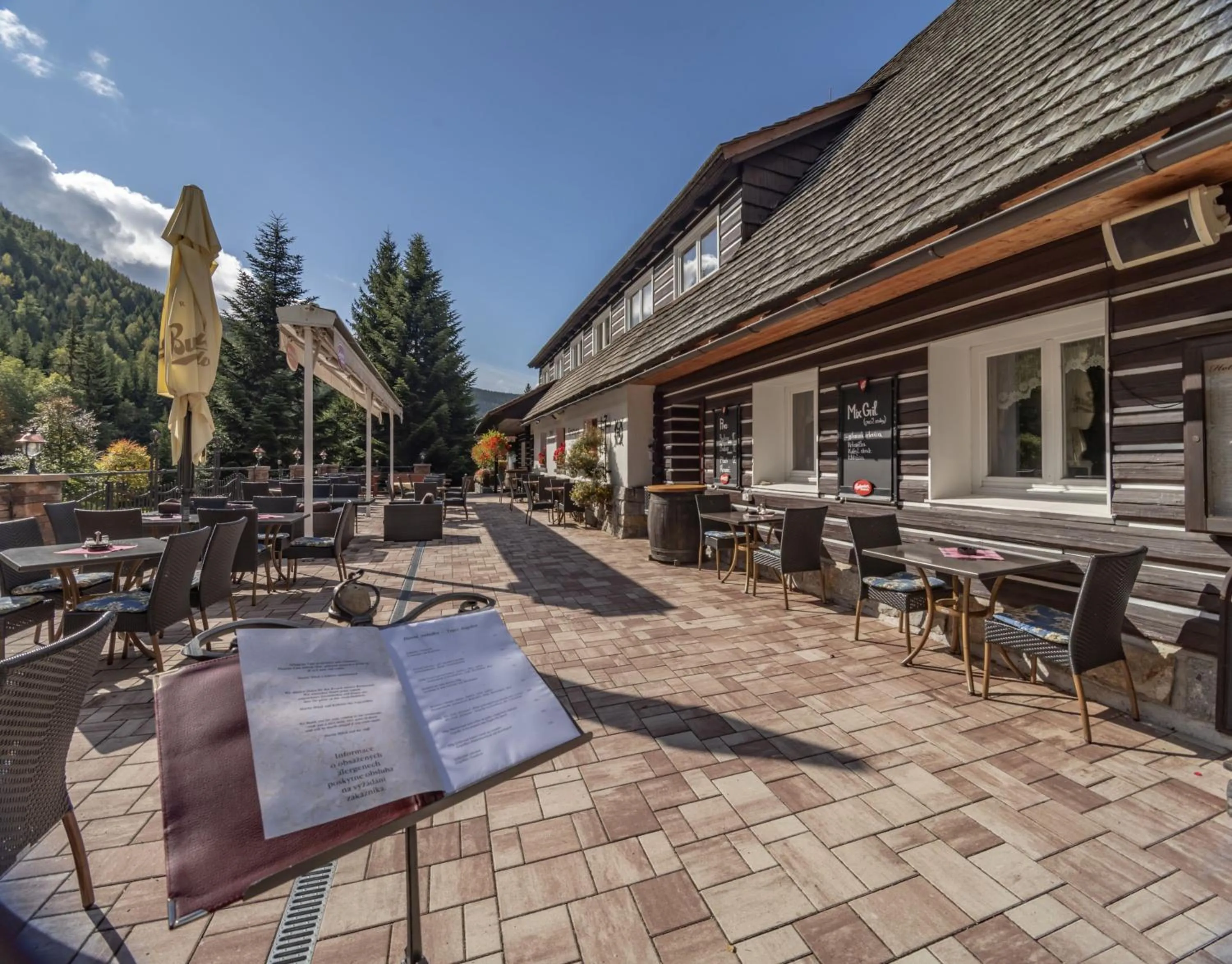 Restaurant/places to eat in Hotel Resort Martin & Kristyna