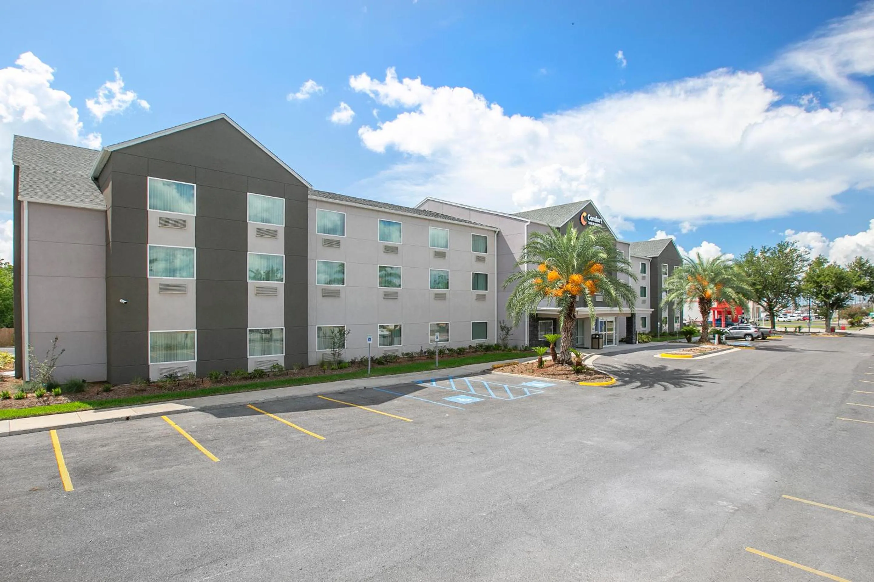 Property building in Comfort Inn & Suites Houma