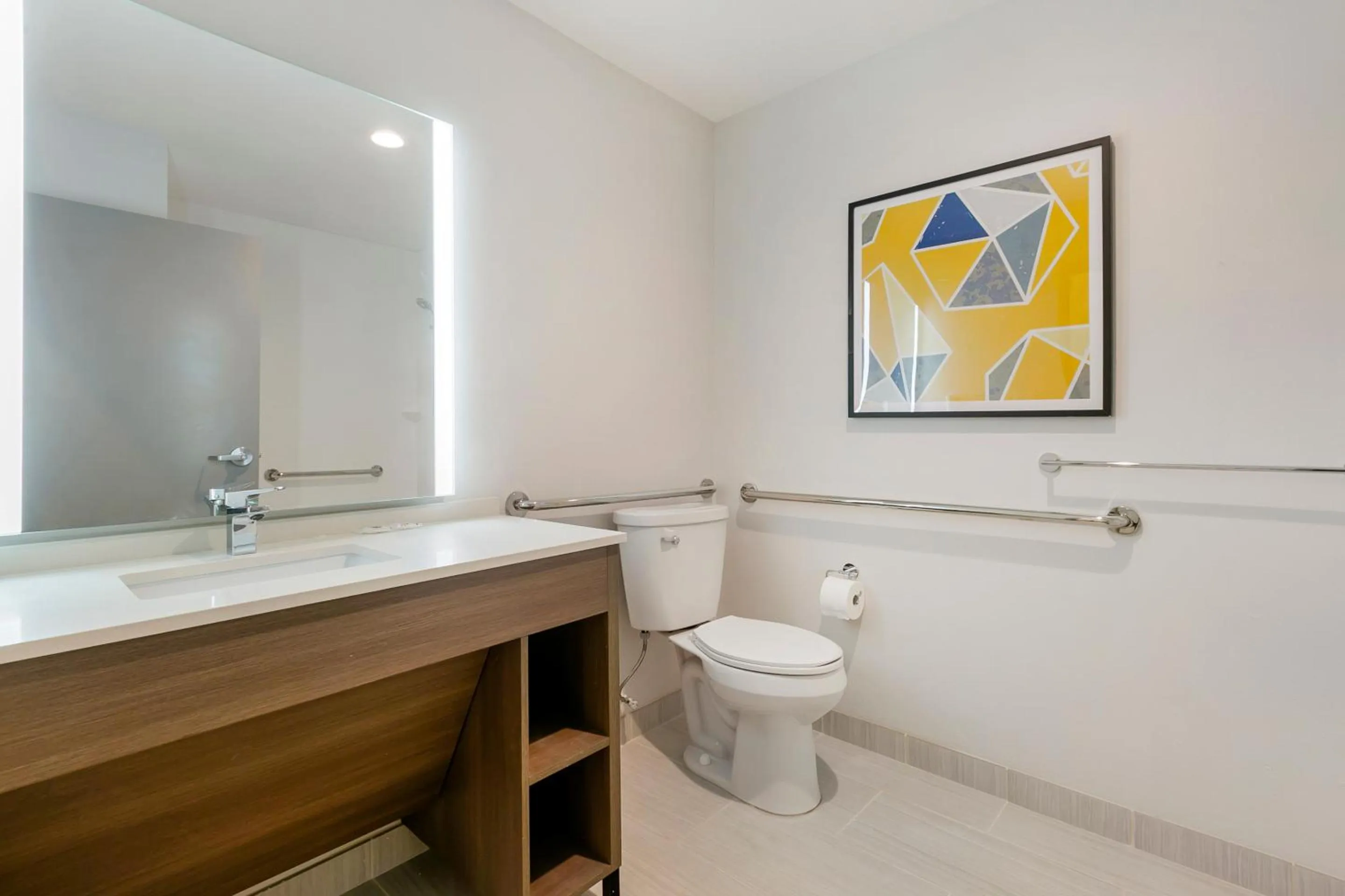 Bathroom in Comfort Inn & Suites Houma