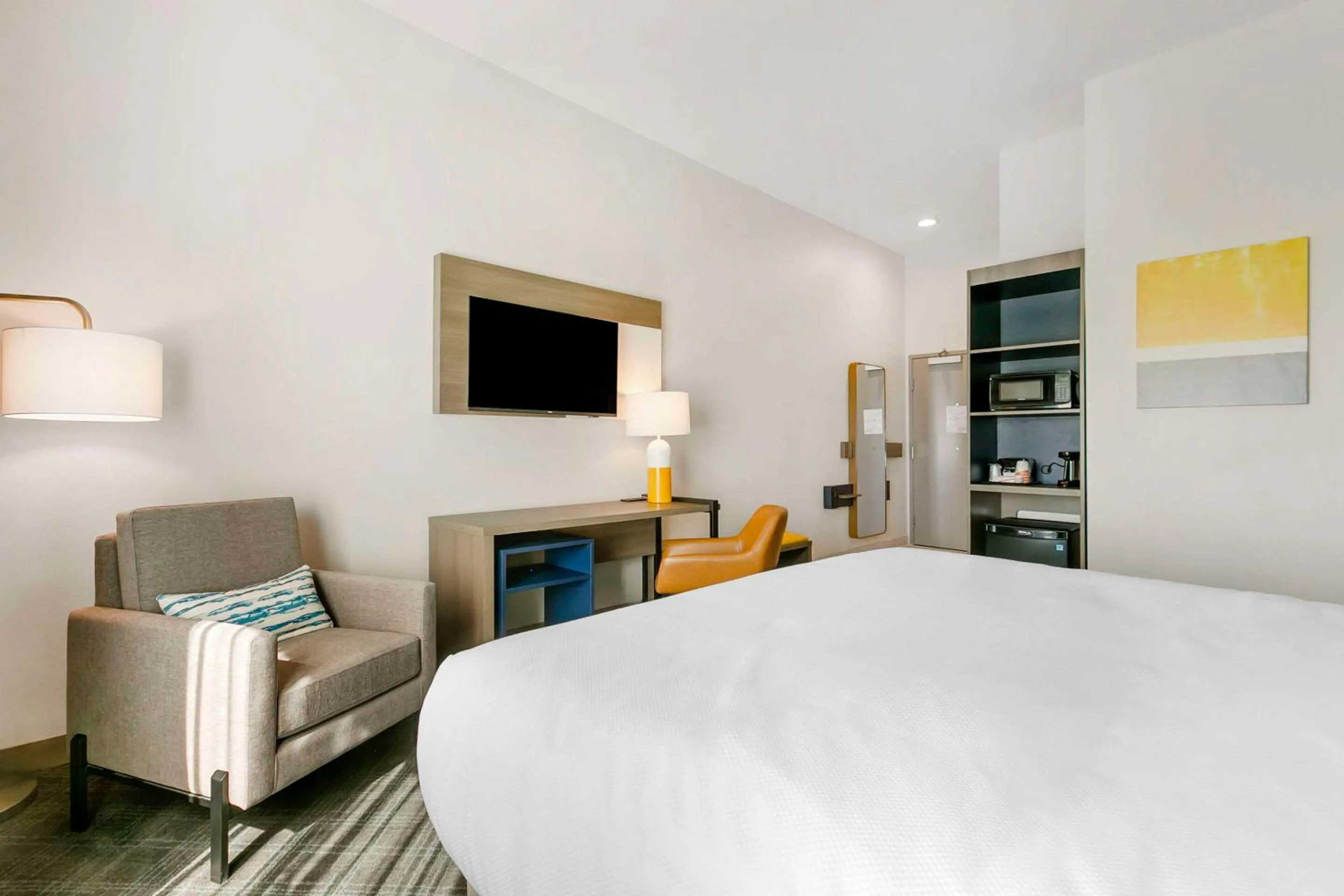 Bedroom, Bed in Comfort Inn & Suites Houma