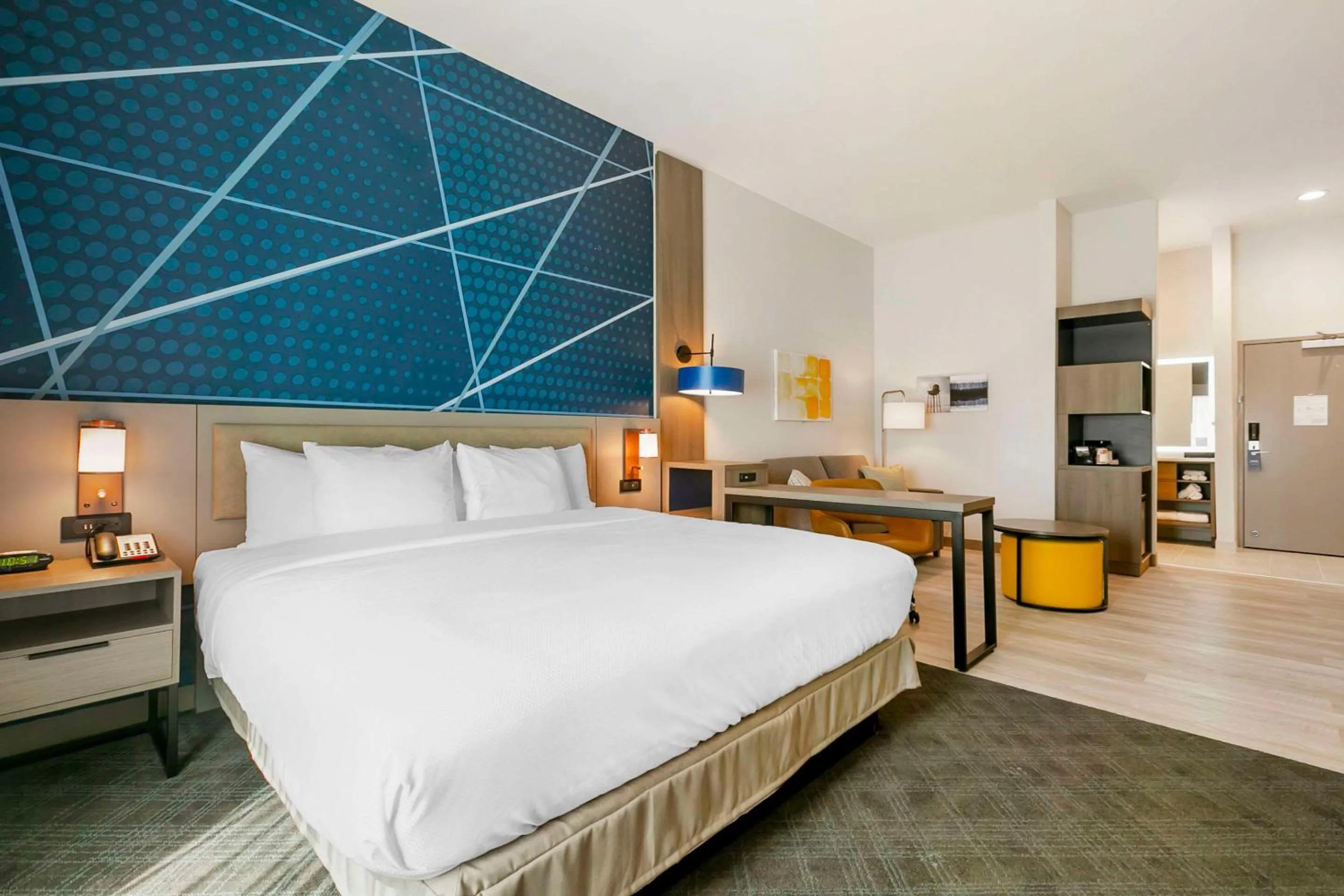 Bedroom, Bed in Comfort Inn & Suites Houma