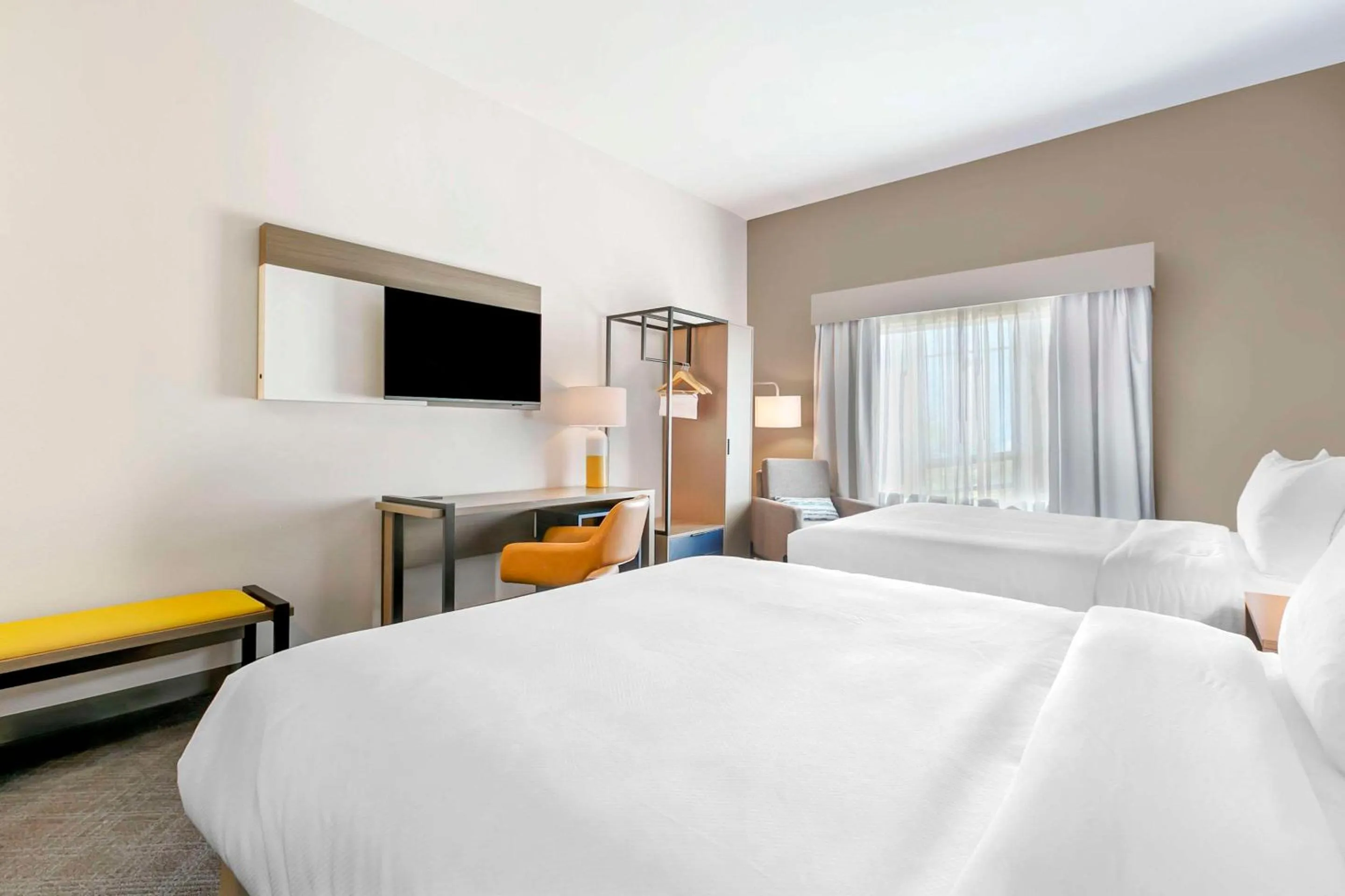 Bedroom, Bed in Comfort Inn & Suites Houma