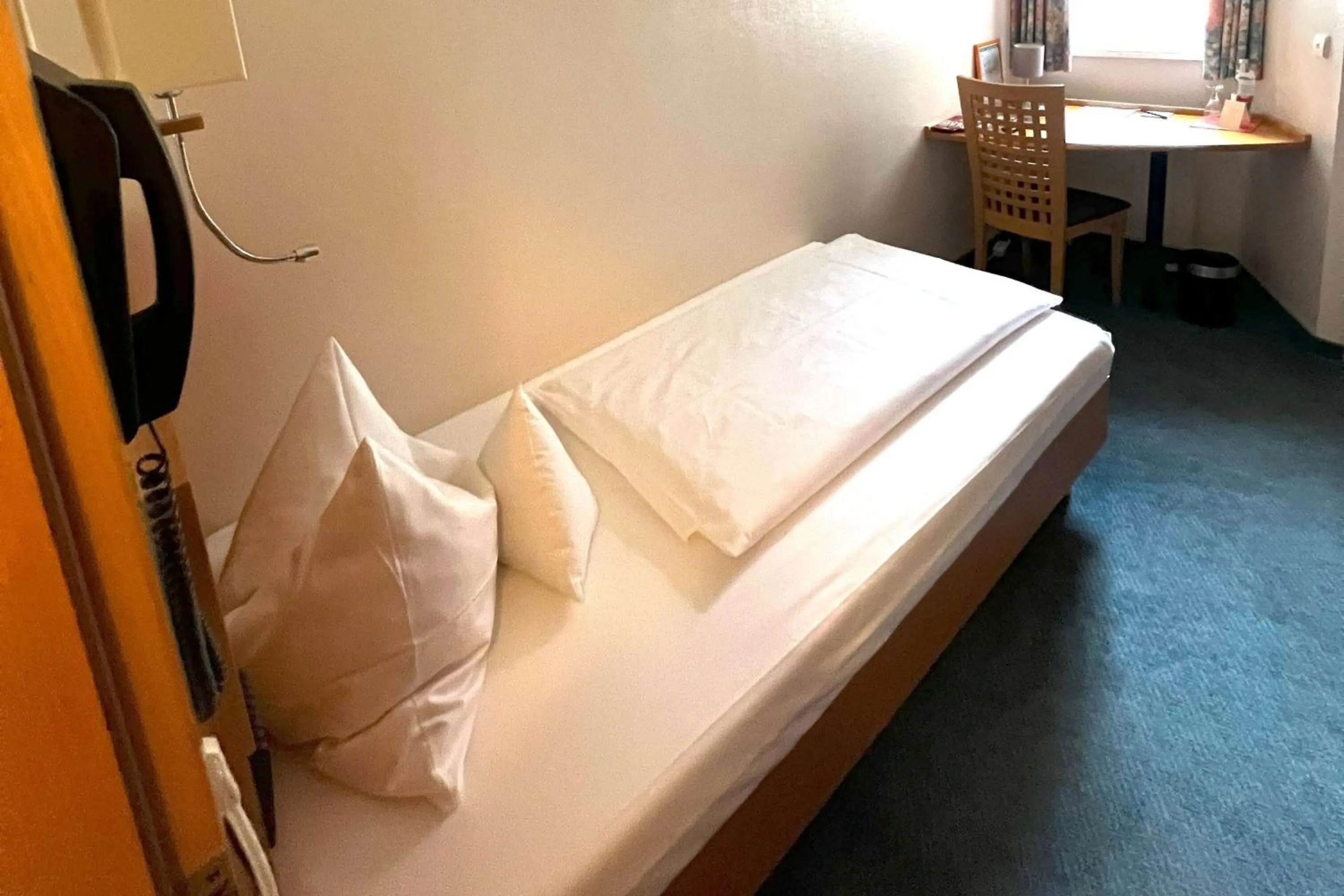 Bed in Hotel Kronprinz