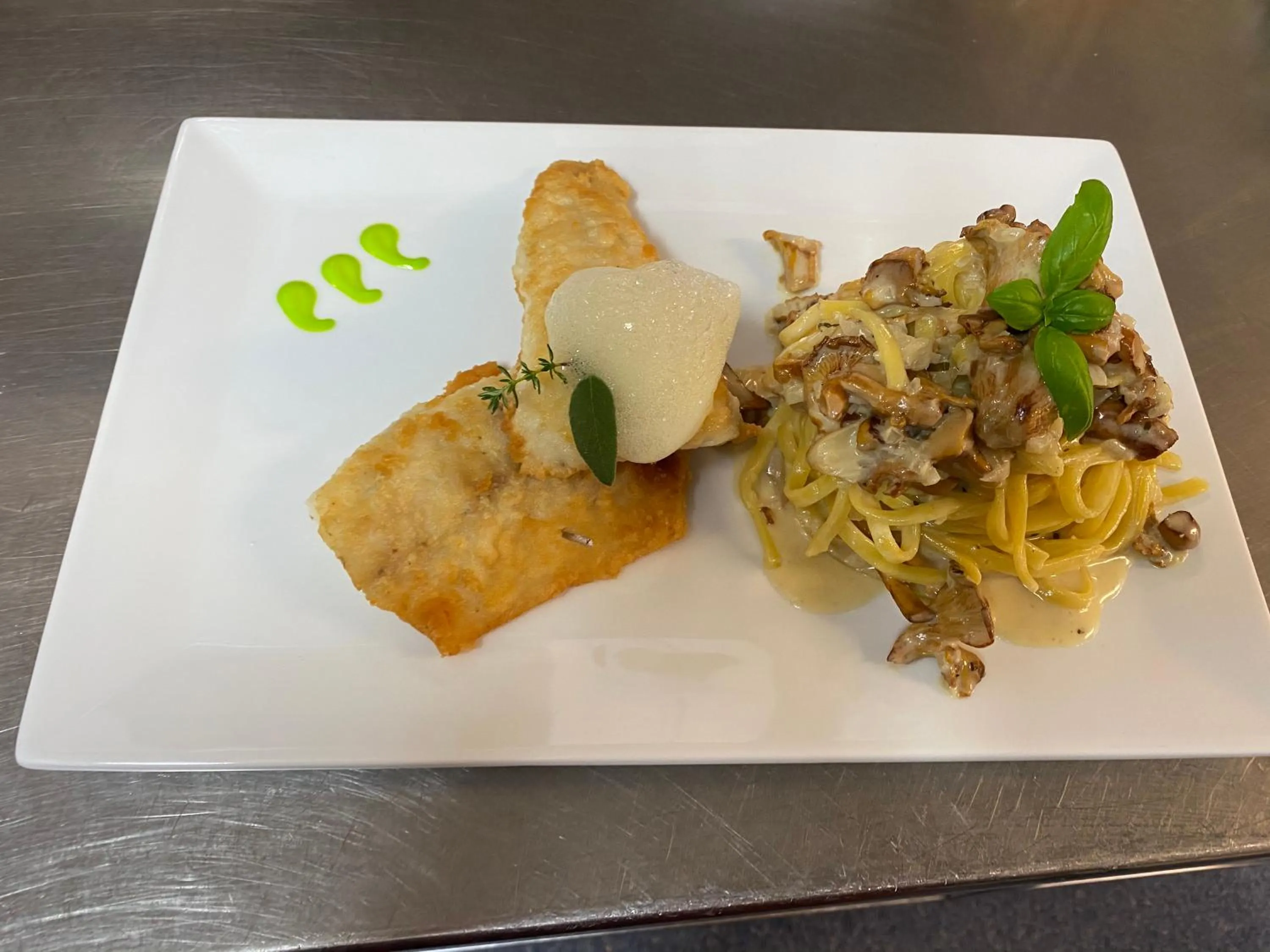 Restaurant/places to eat in Hotel Kronprinz