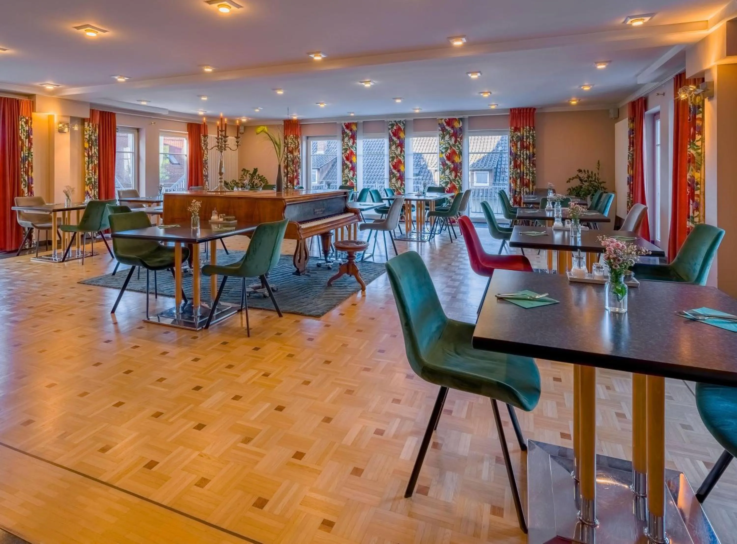 Restaurant/places to eat in Aspire Kronprinz, Trademark Collection by Wyndham