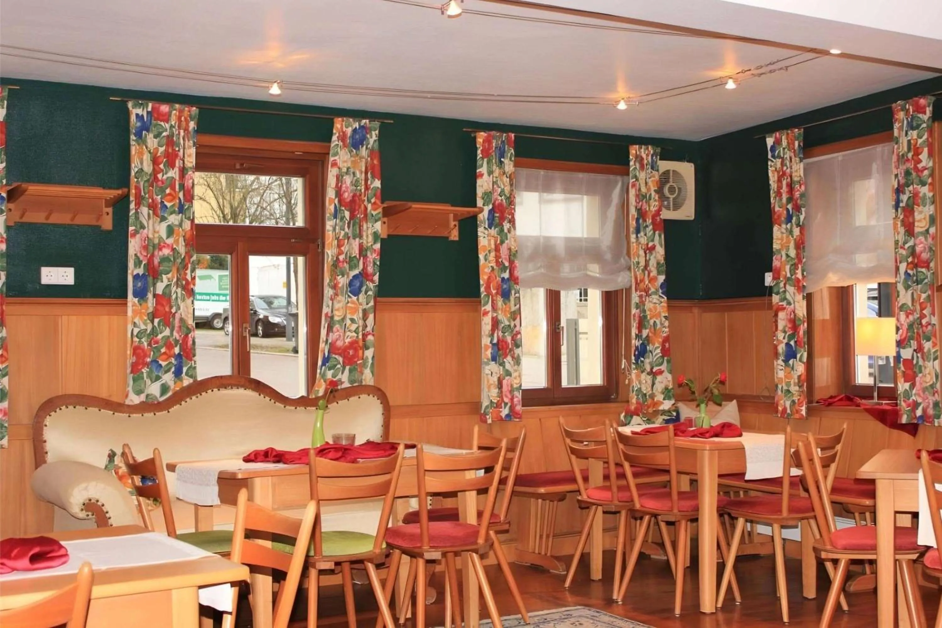 Restaurant/places to eat in Hotel Kronprinz