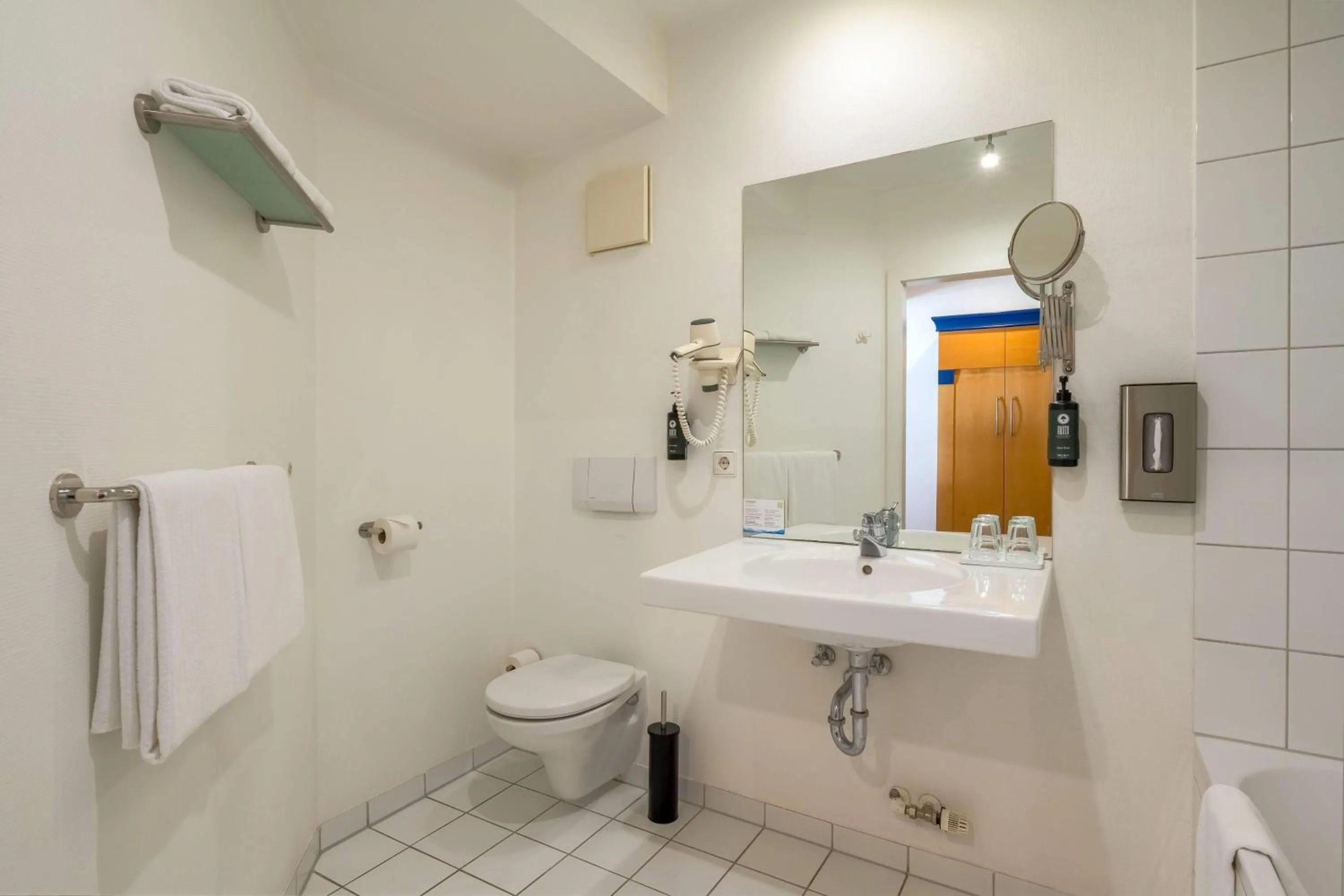 Bathroom in Aspire Kronprinz, Trademark Collection by Wyndham