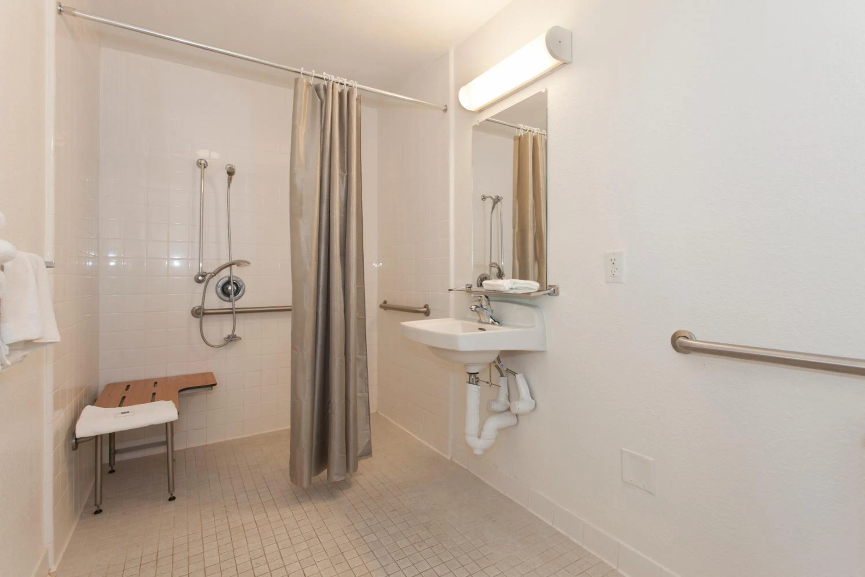 Bathroom in Hi - Wheel Flats