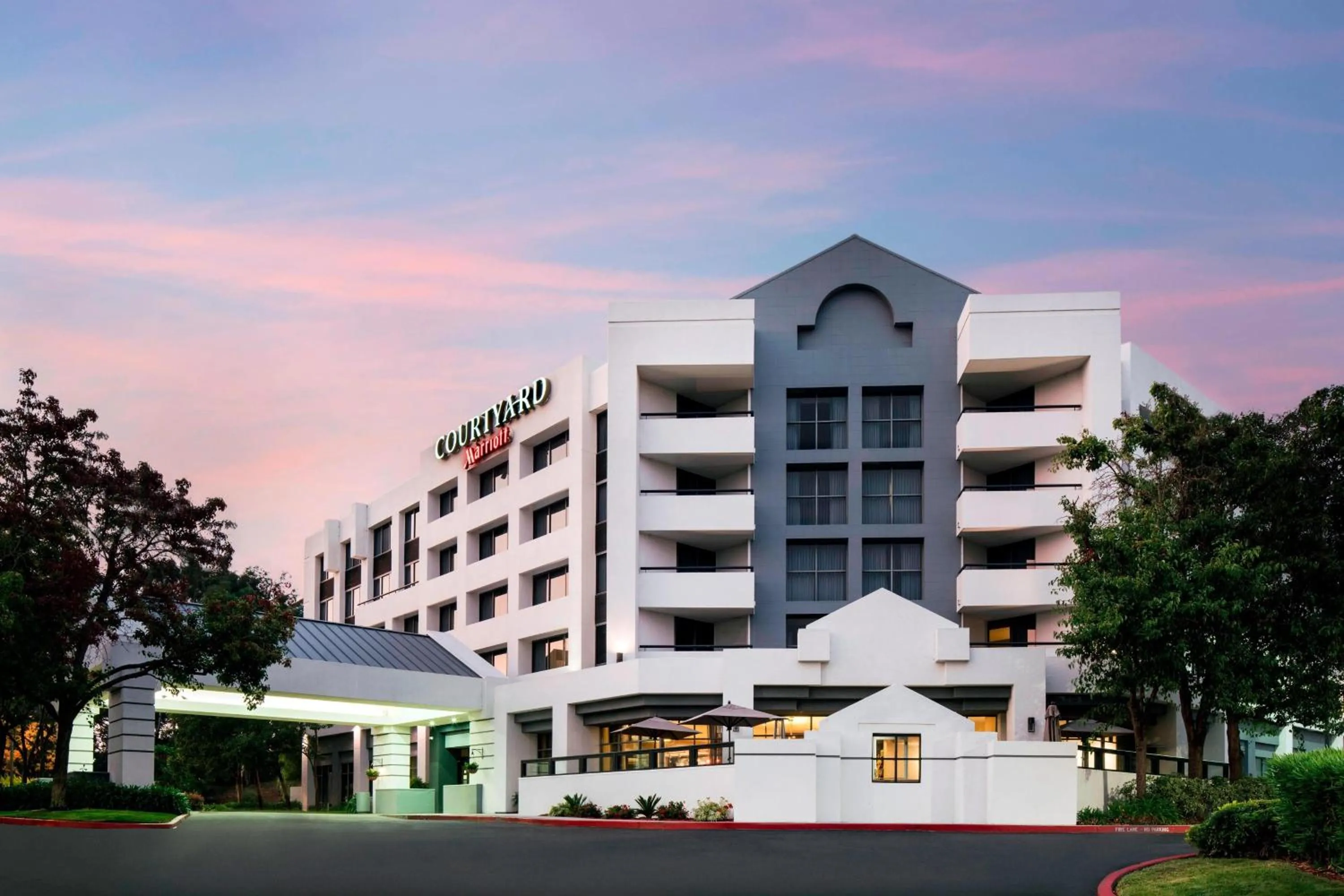 Property building in Courtyard by Marriott Richmond Berkeley