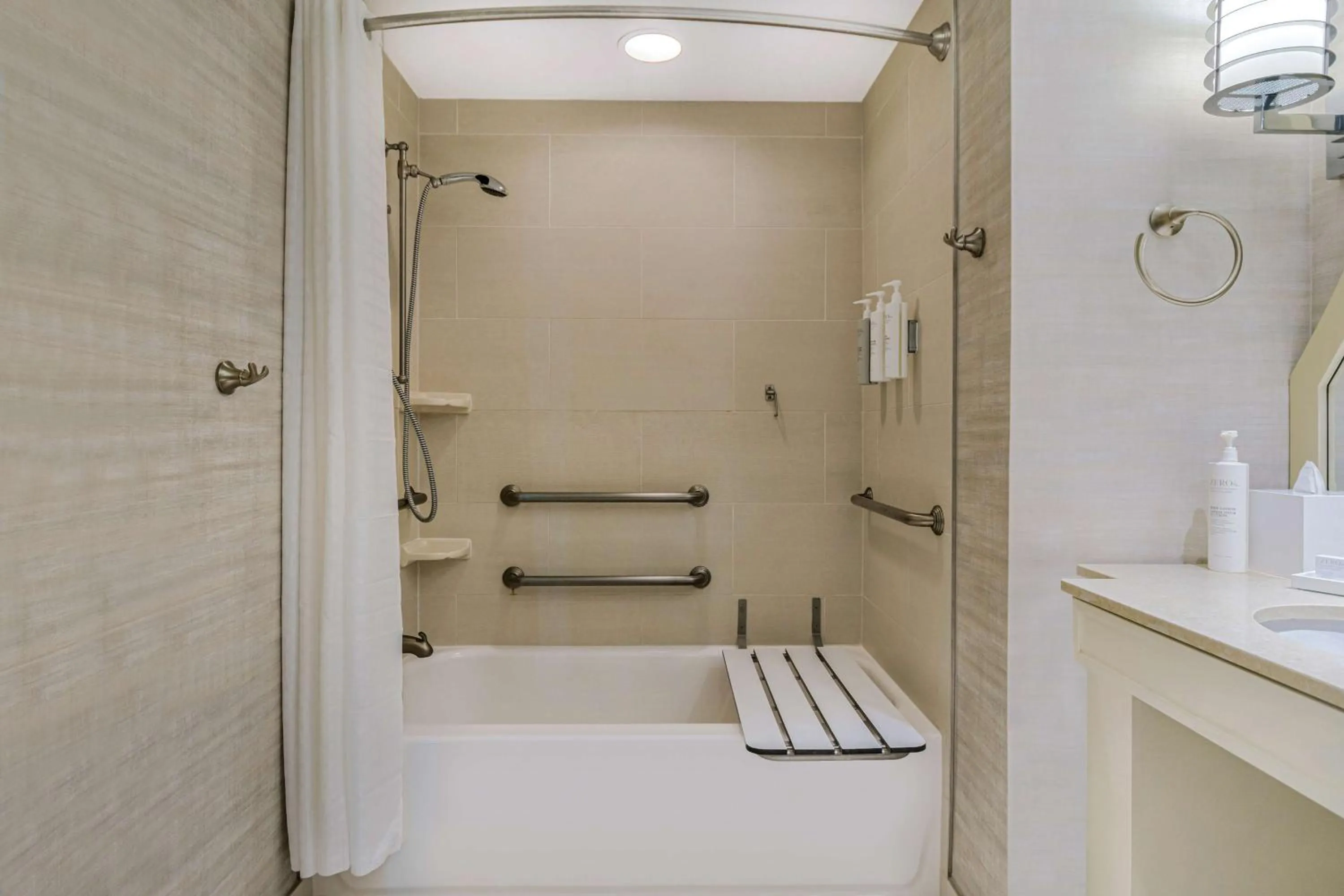 Bathroom in Embassy Suites Houston - Downtown