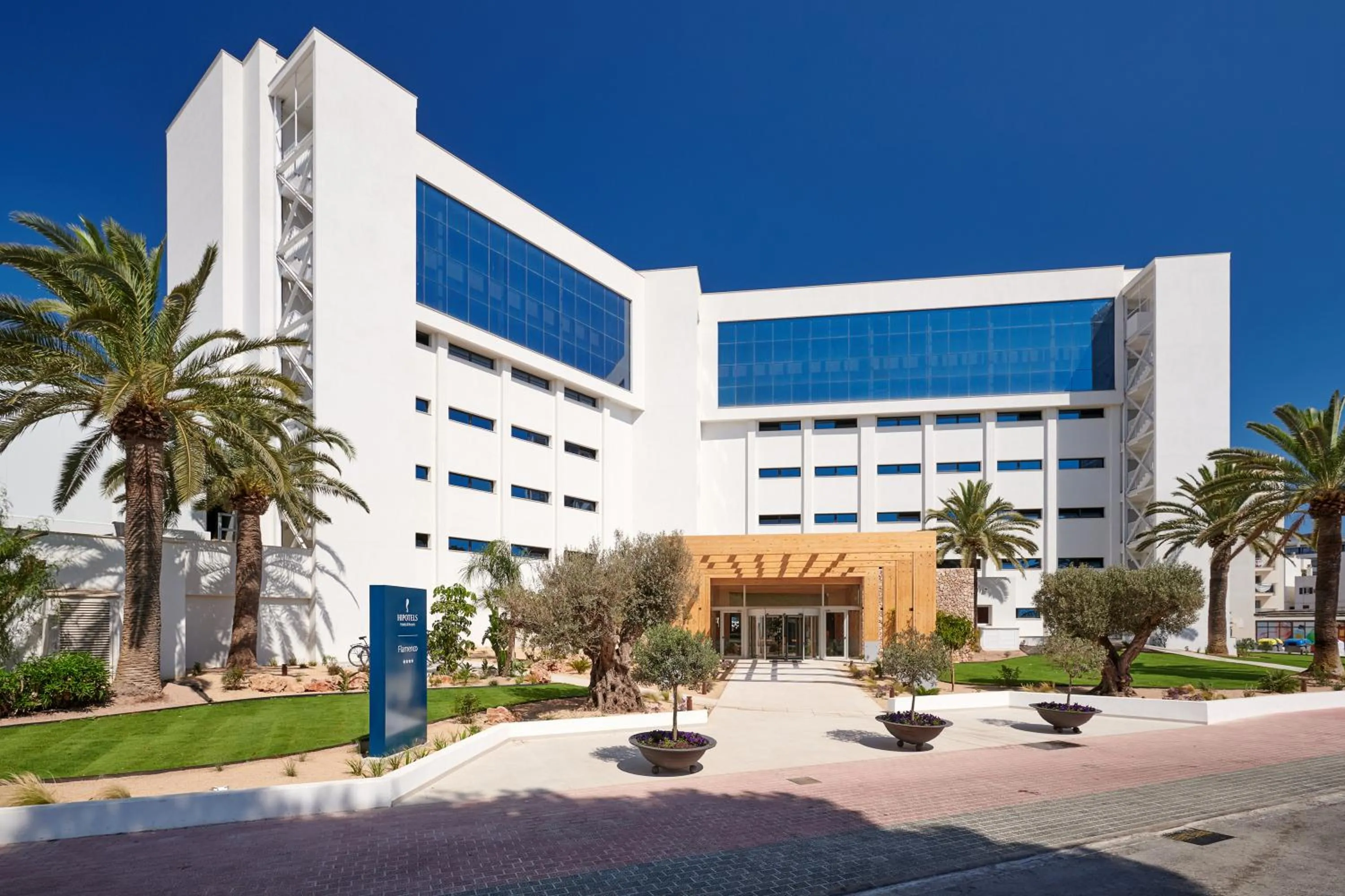 Facade/entrance in Hipotels Flamenco