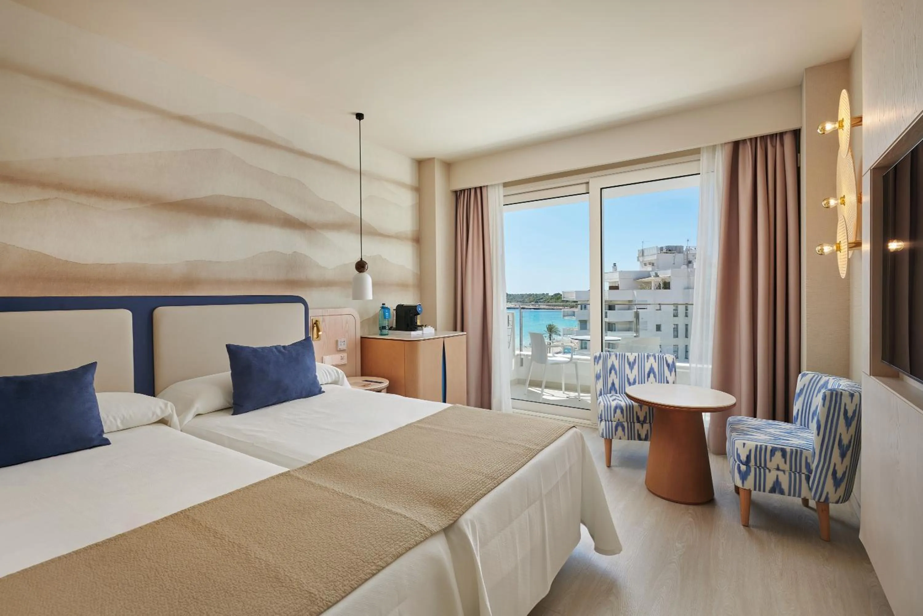 Bedroom, Bed in Hipotels Flamenco