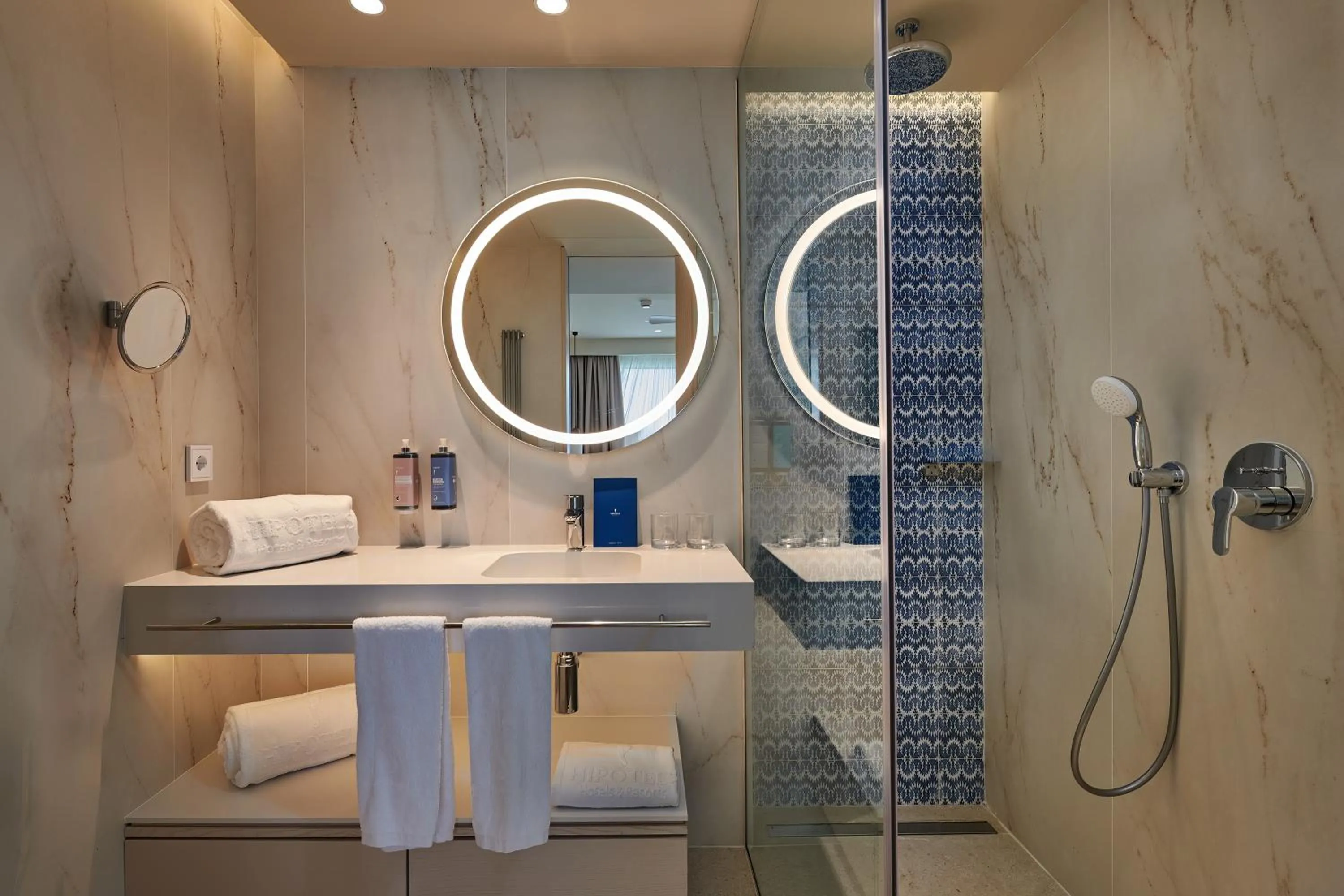 Shower in Hipotels Flamenco