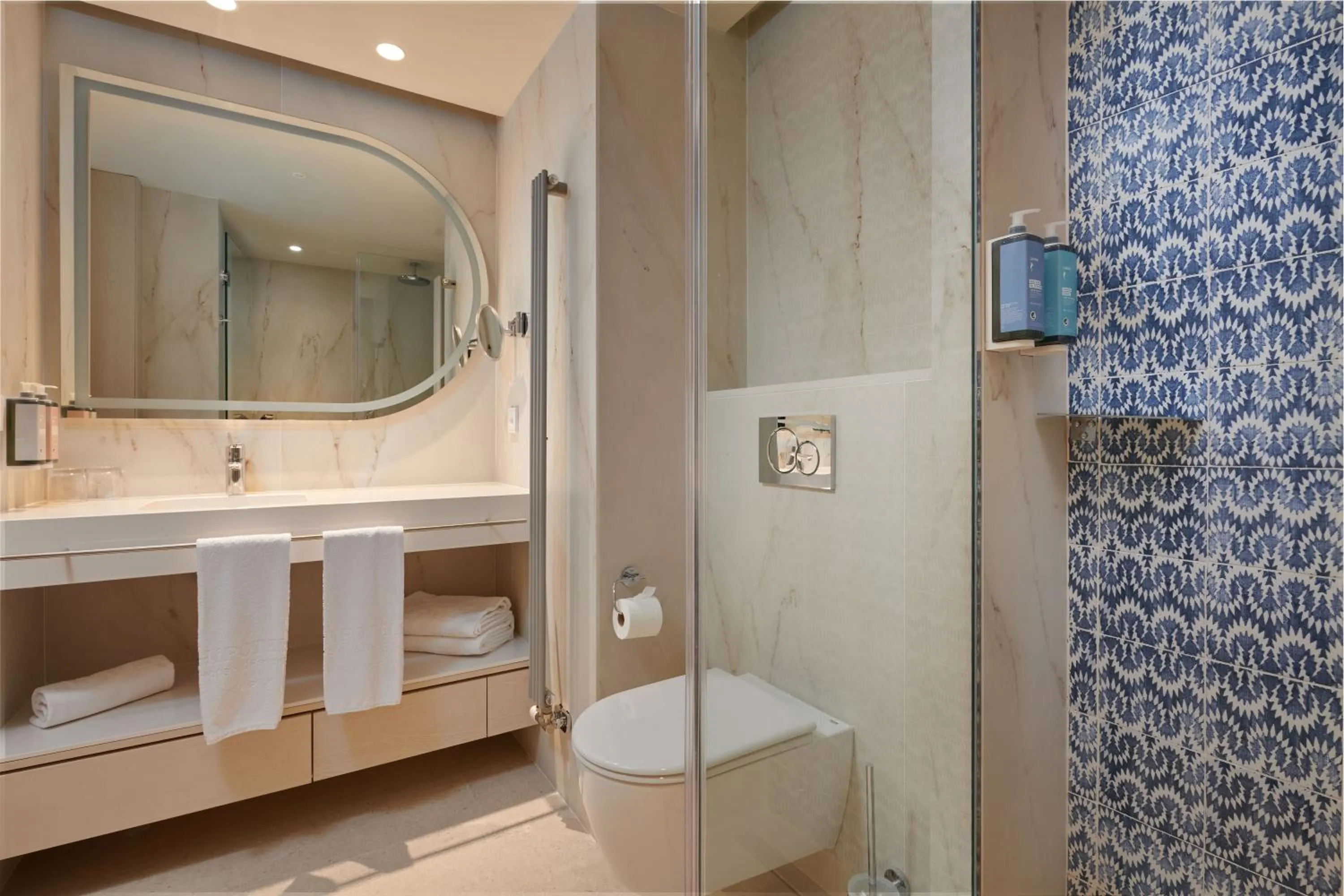 Bathroom in Hipotels Flamenco