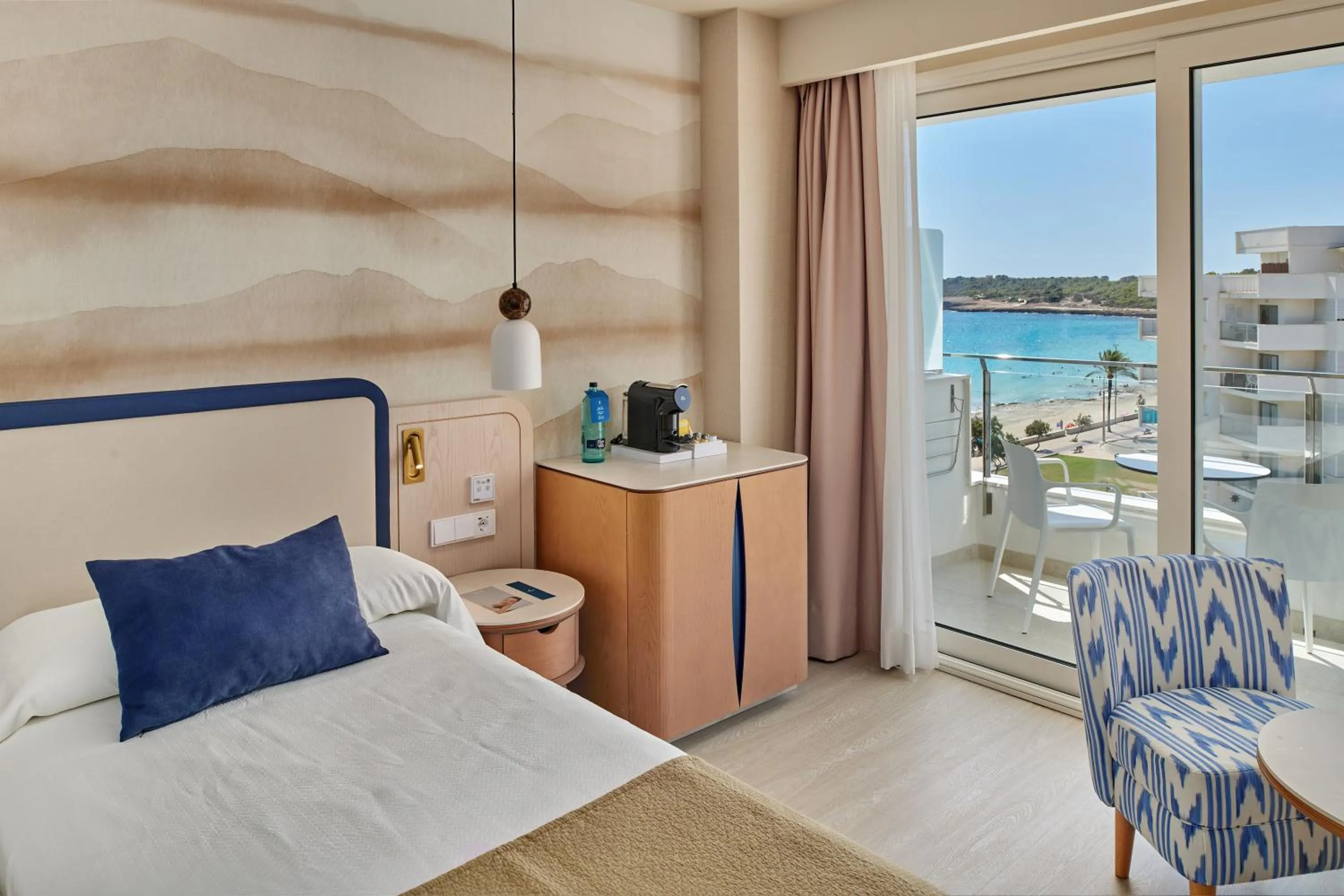 Bedroom, Bed in Hipotels Flamenco