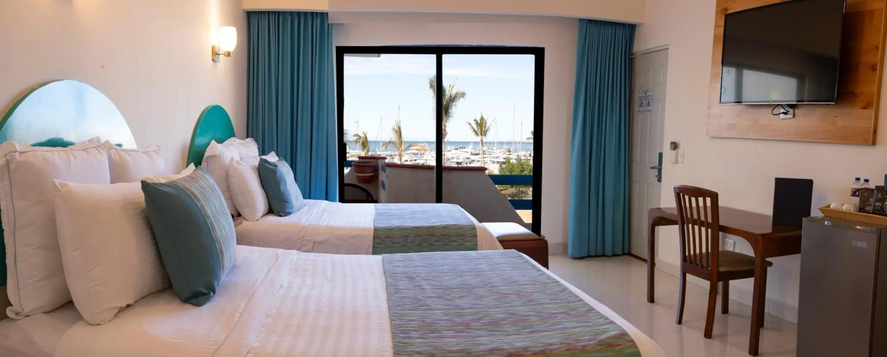 Superior Twin Room in The Westmarine Waterfront Hotel Superior Twin Room in The Westmarine Waterfront Hotel